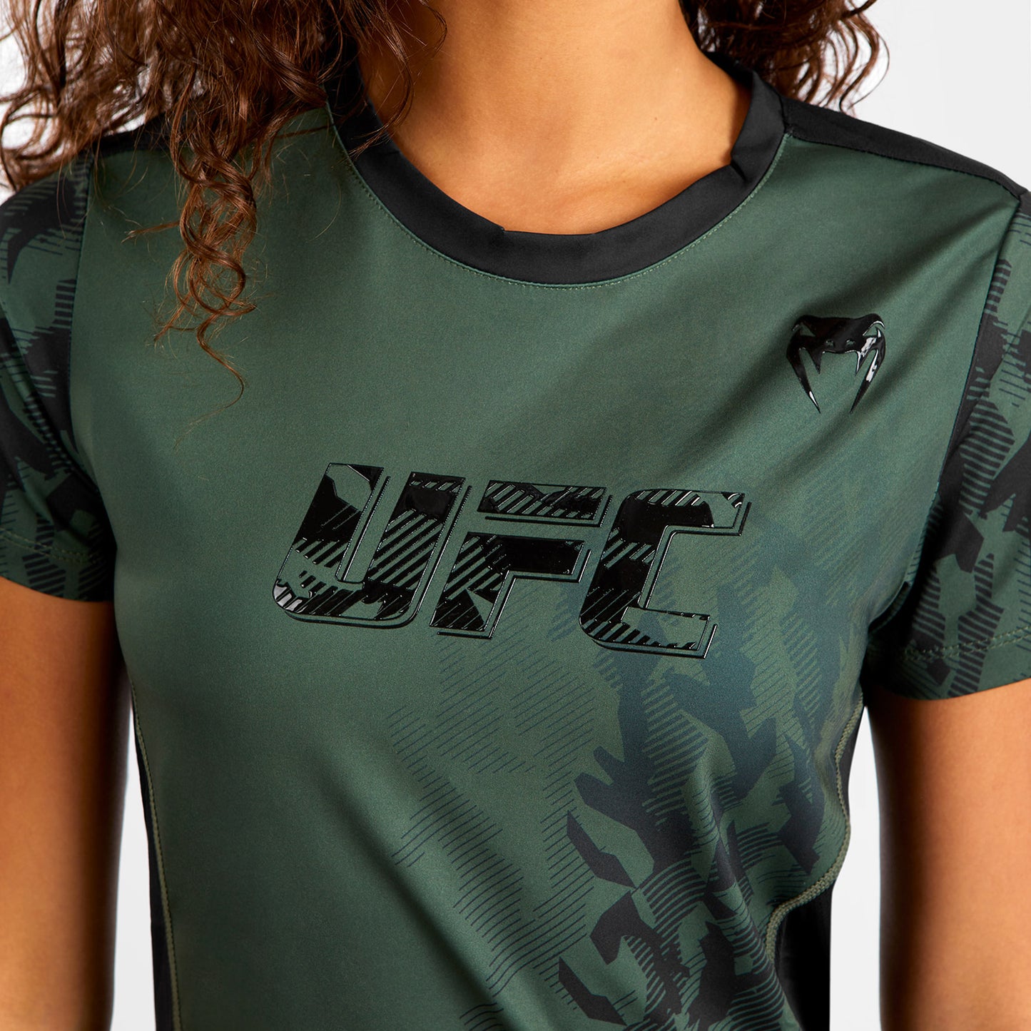 Venum UFC Authentic Fight Week Camiseta Performance de Manga Corta para Mujer – Caqui