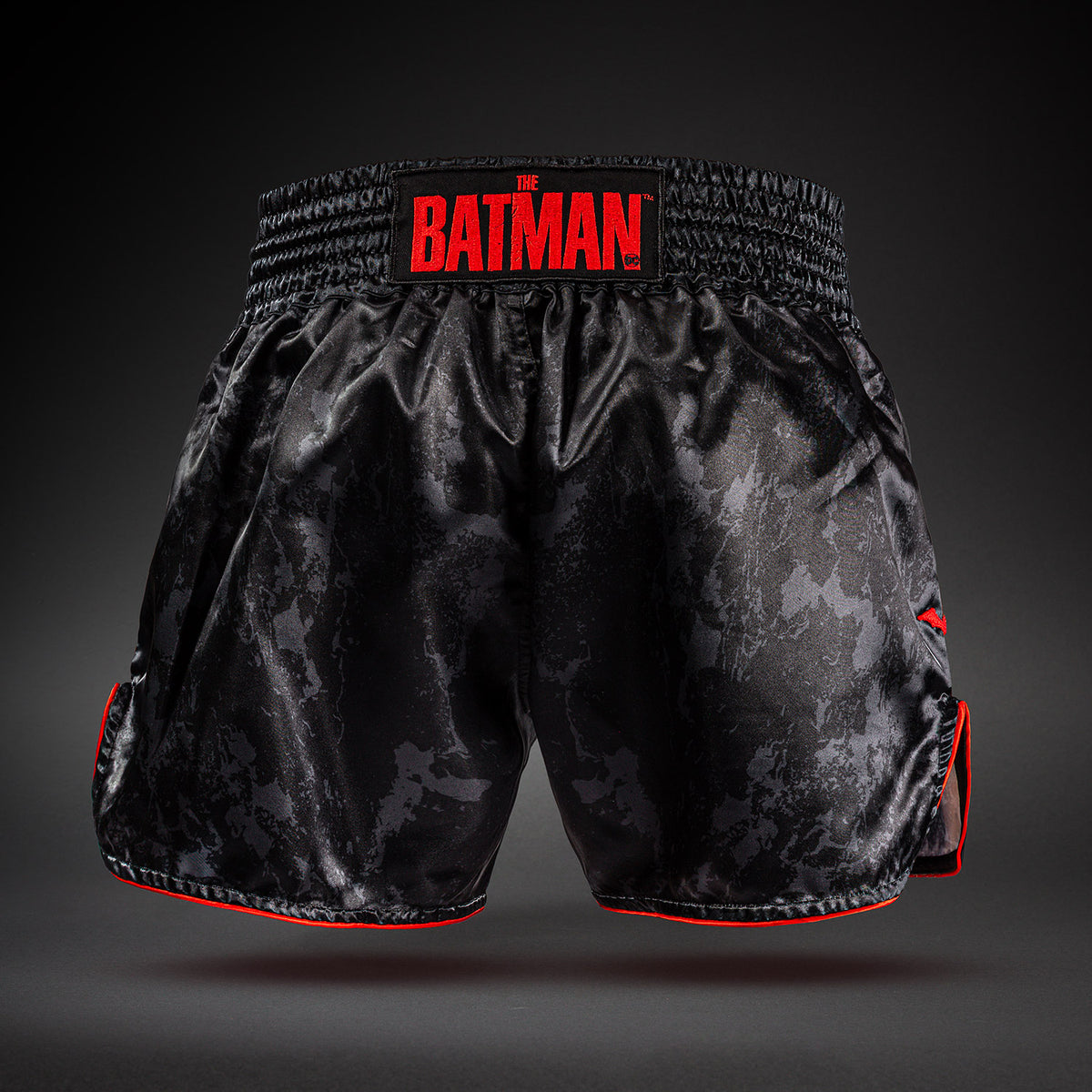 Venum x Batman Short de Muay Thai - Negro/Rojo