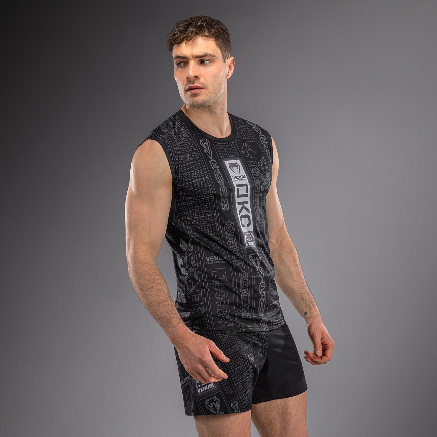 Karate Combat by Venum Camiseta Dry Tech Sin Mangas – Negro/Gris