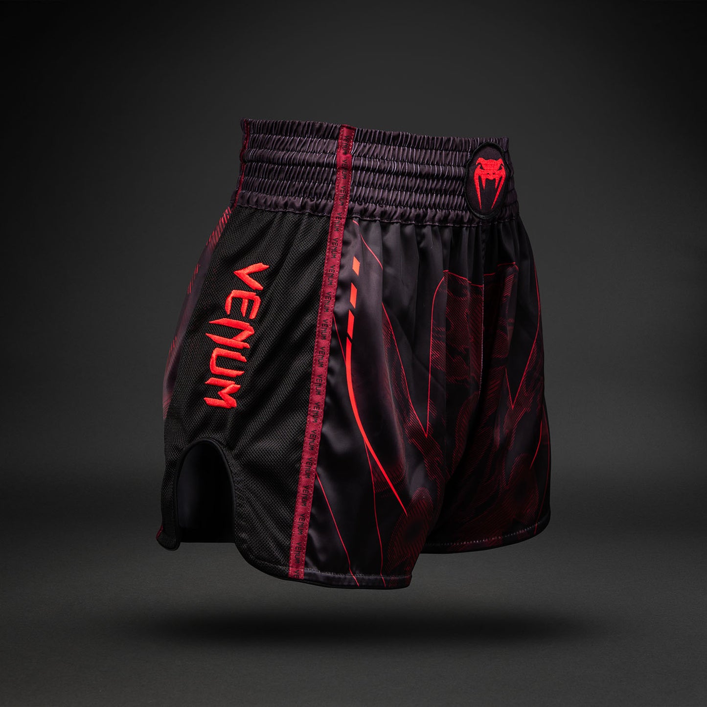 Venum Spectre Short de Muay Thai – Negro/Rojo