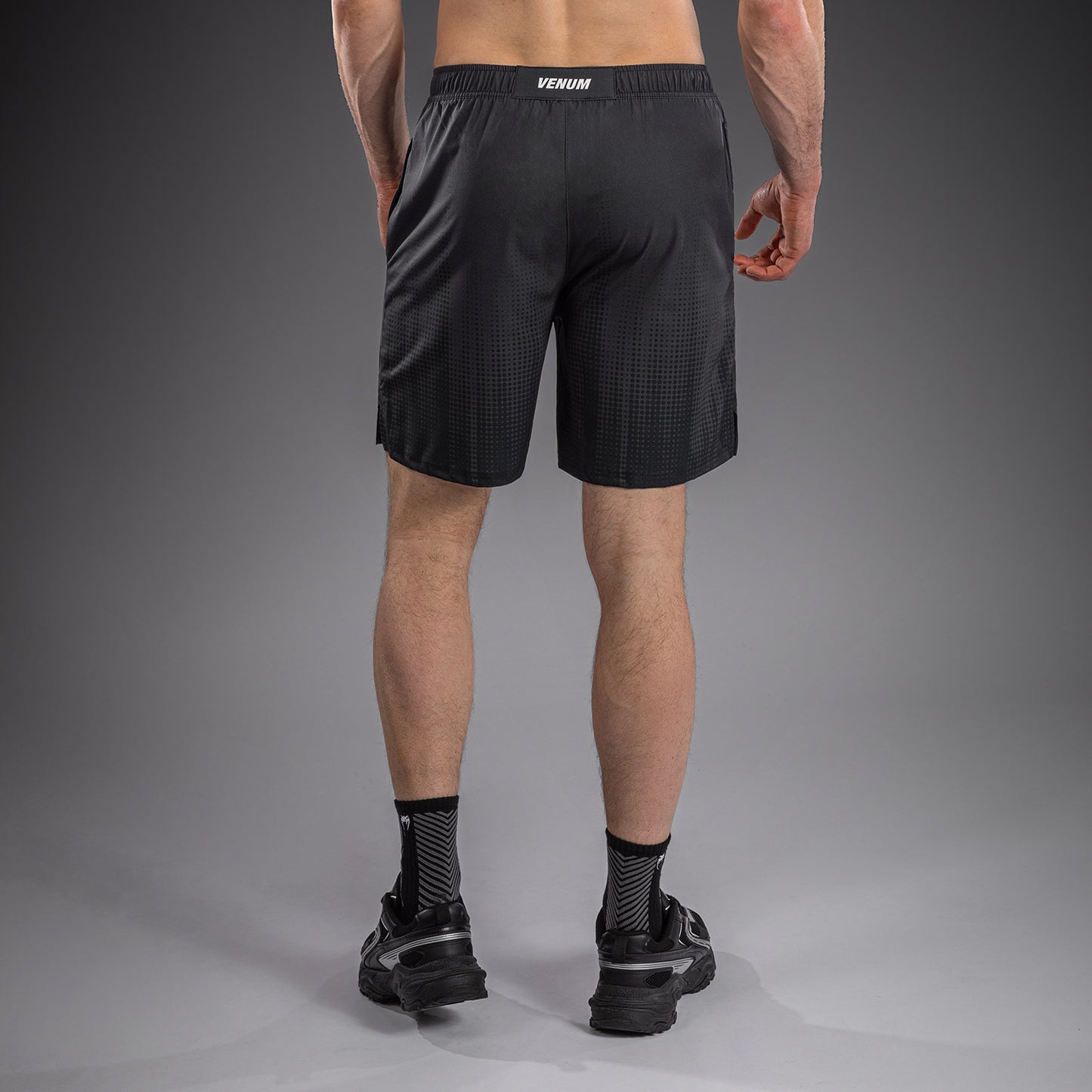 Venum Stealth Short de Entrenamiento – Negro/Blanco