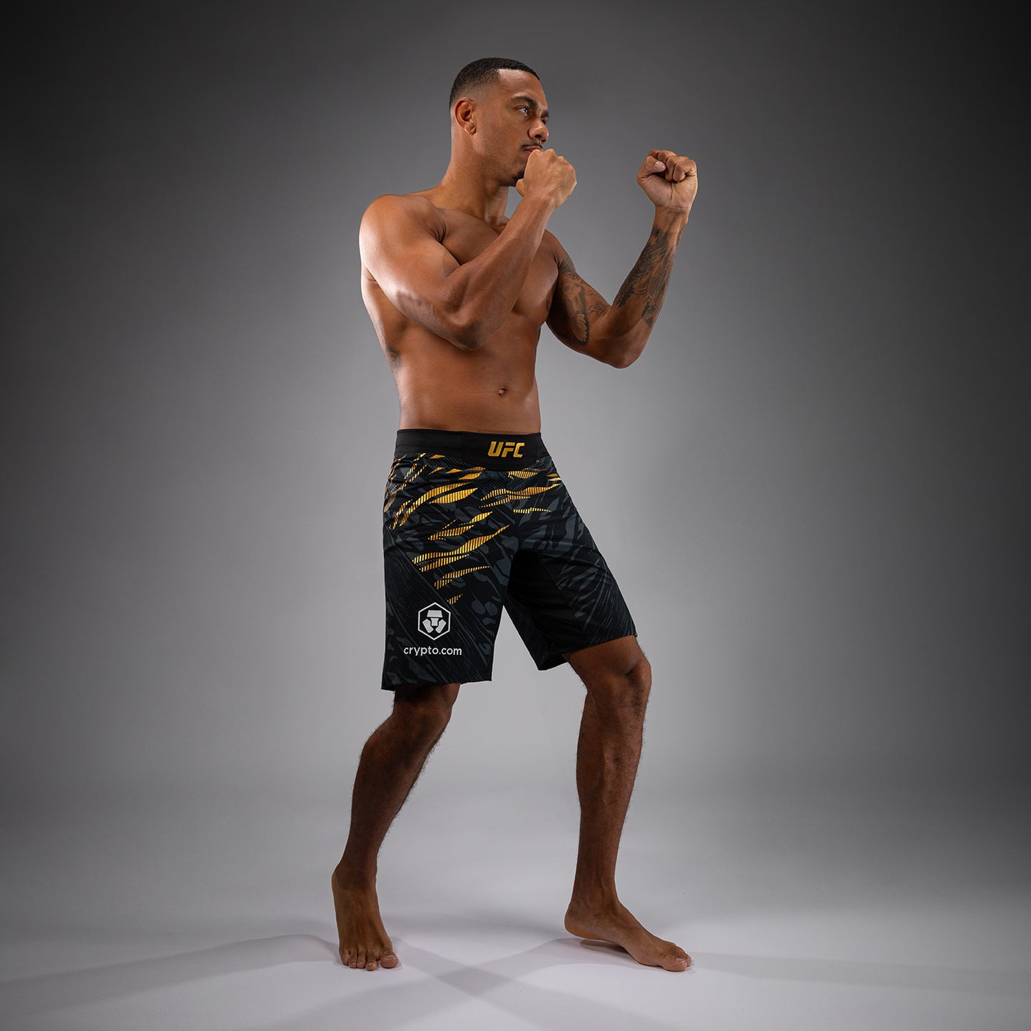 UFC Fusion by Venum Authentic Fight Night Shorts de Lucha para Hombre - Ajuste Largo - Champion