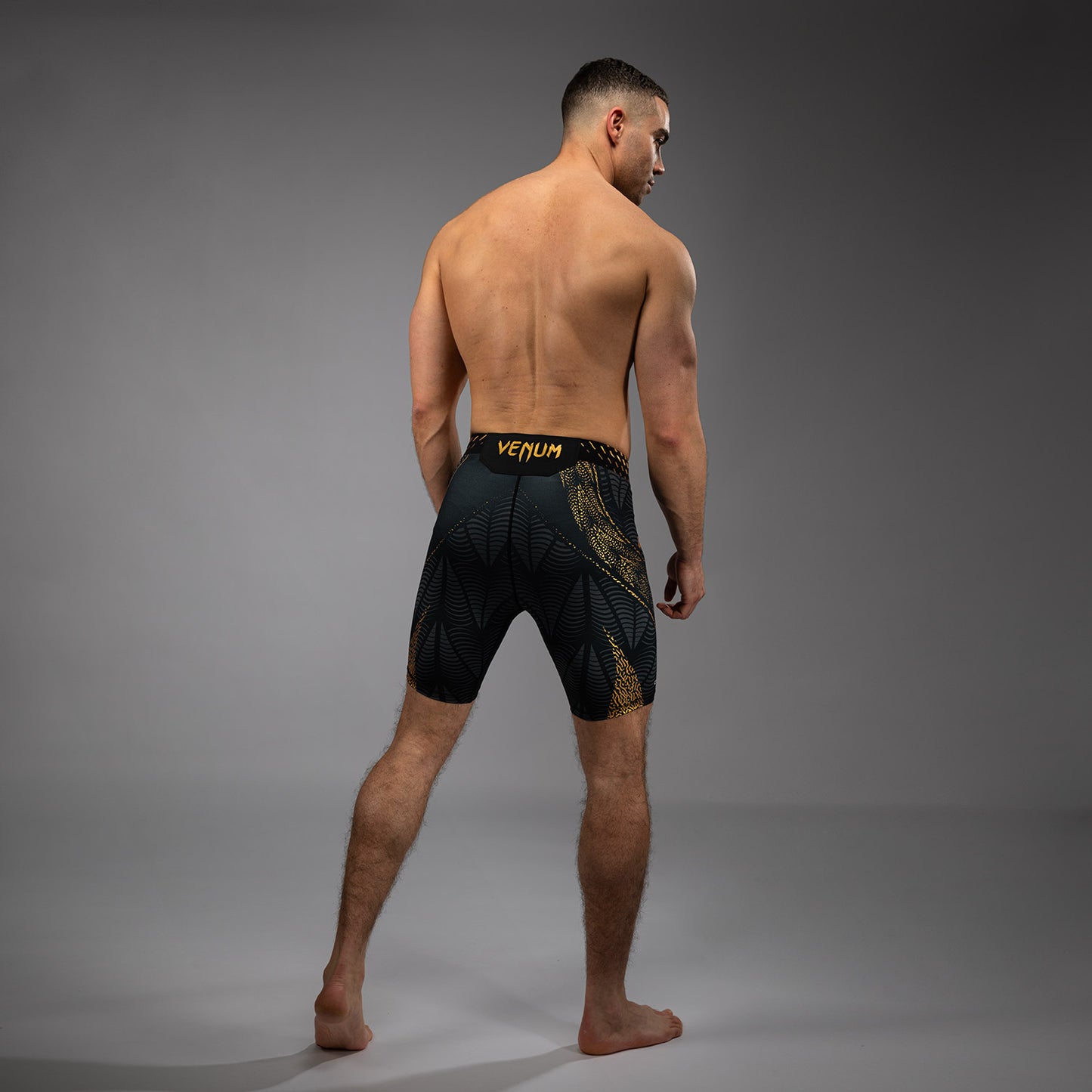 UFC Zenith by Venum Authentic Fight Night Short Vale Tudo Hombre - Champion