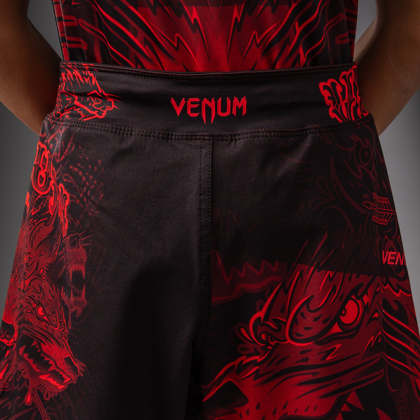 Venum Wolf Atak Short de Combate Para Niños – Negro/Rojo