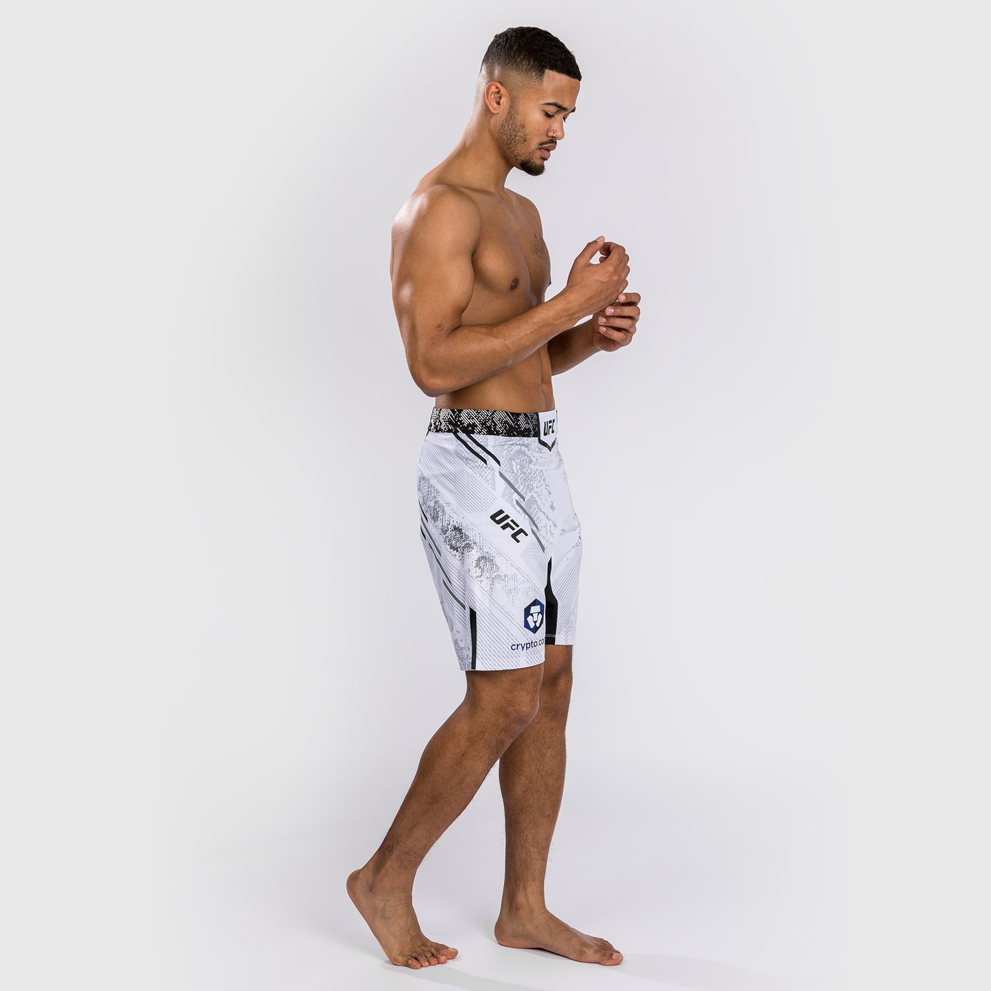 Pantalón Corto UFC Adrenaline by Venum Personalizado Authentic Fight Night, Corte Largo, Hombre - Blanco