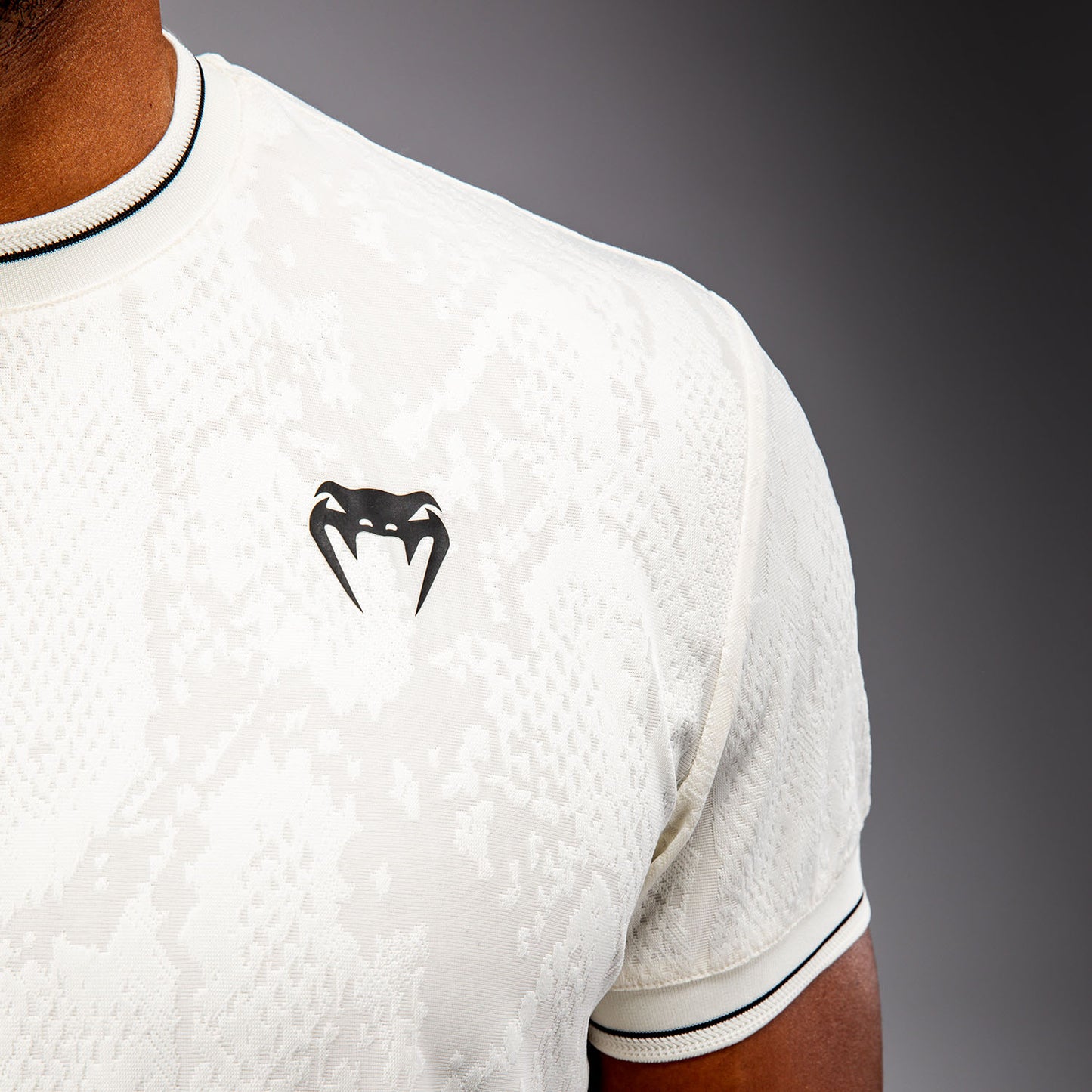 Venum Aegis Camiseta Dry Tech – Blanco Hueso