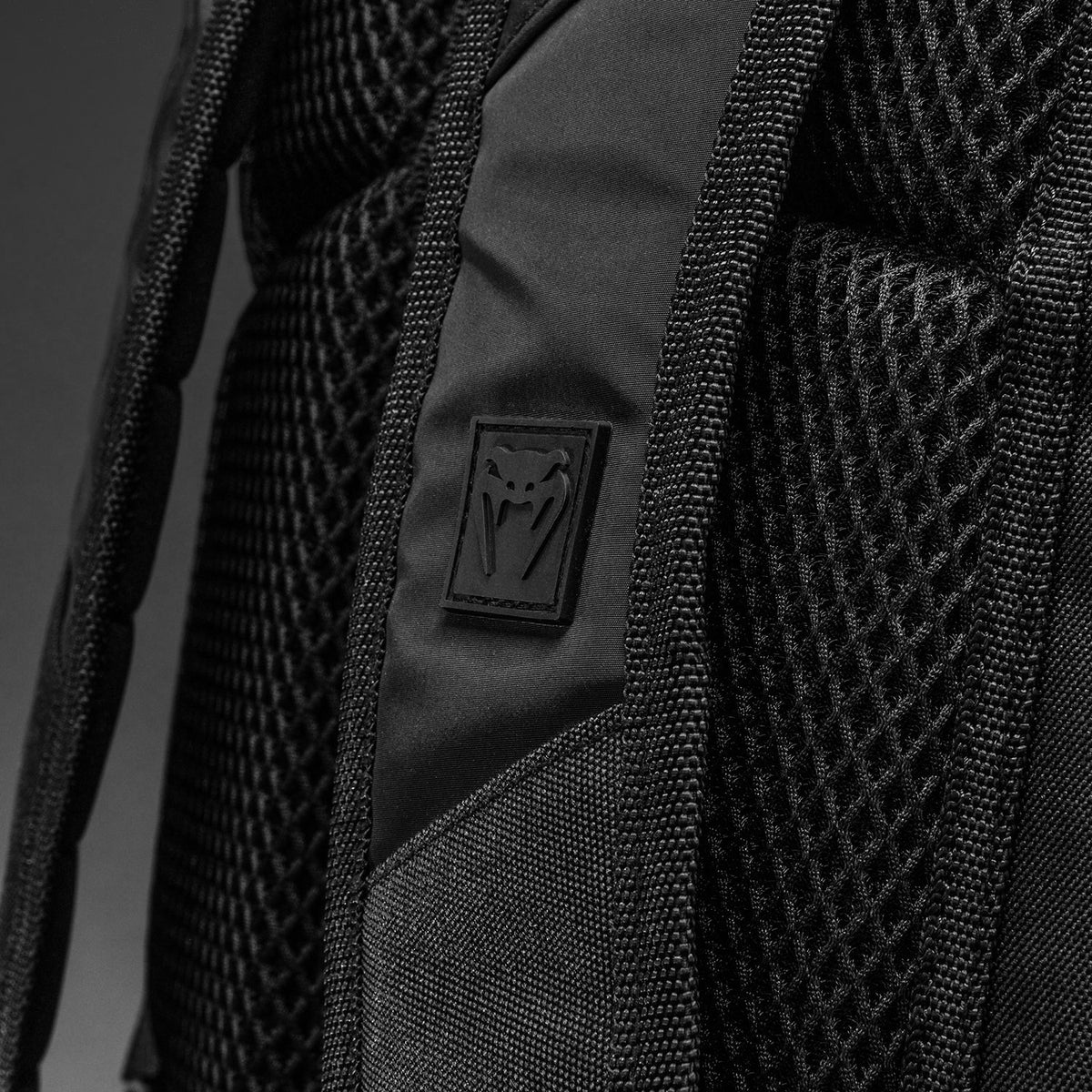 Venum Amazonia Reborn Mochila (15-25 L) - Negro/Gris