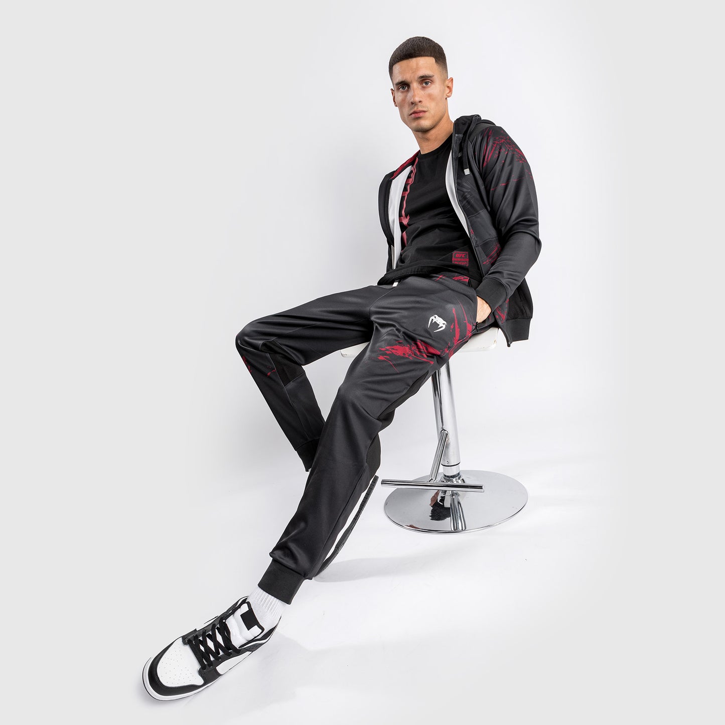 Sudadera con cremallera UFC Venum Authentic Fight Week 2.0 - Negro/Rojo