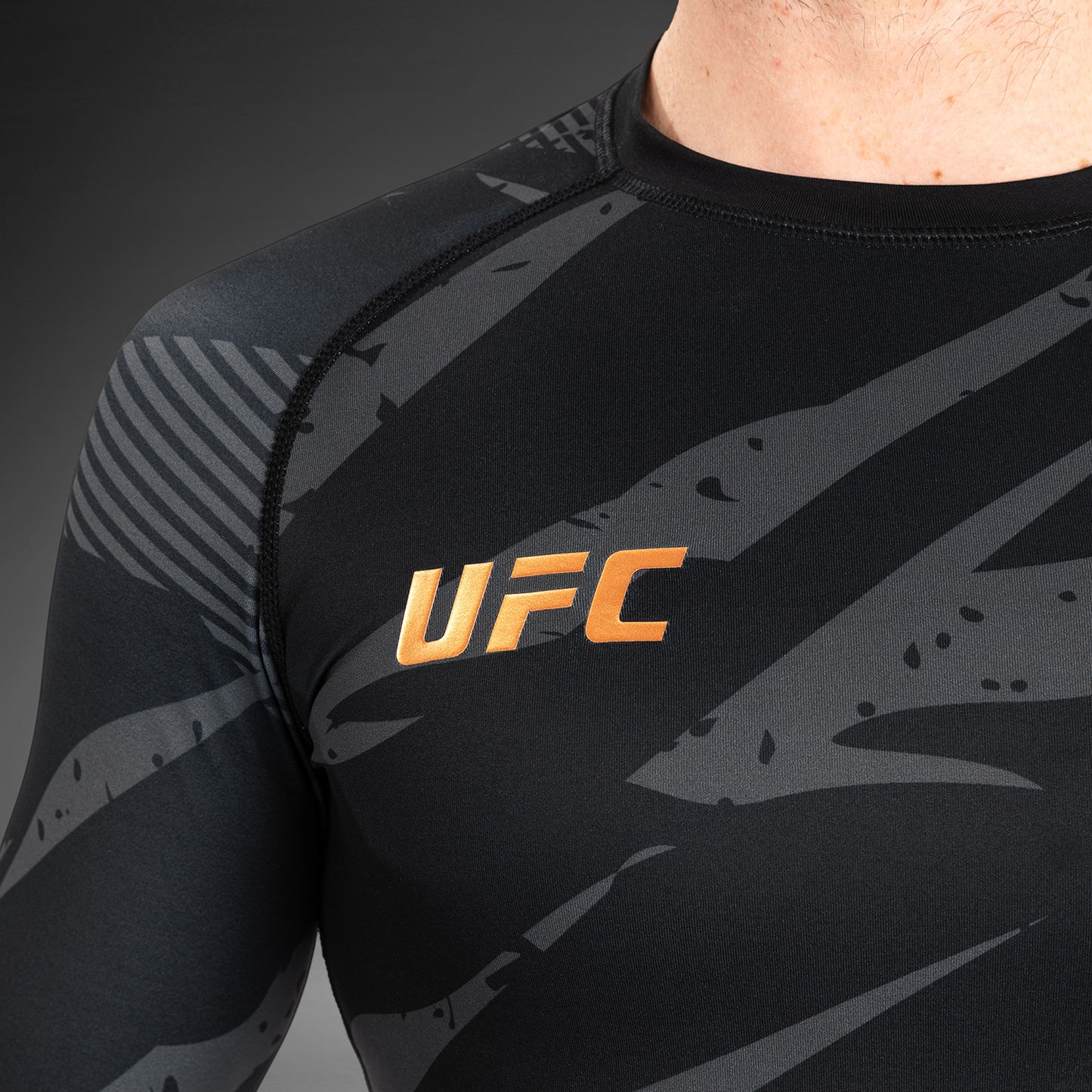 UFC Adrenaline By Venum Fight Week Performance Lycra de Manga Larga - Urban Camo