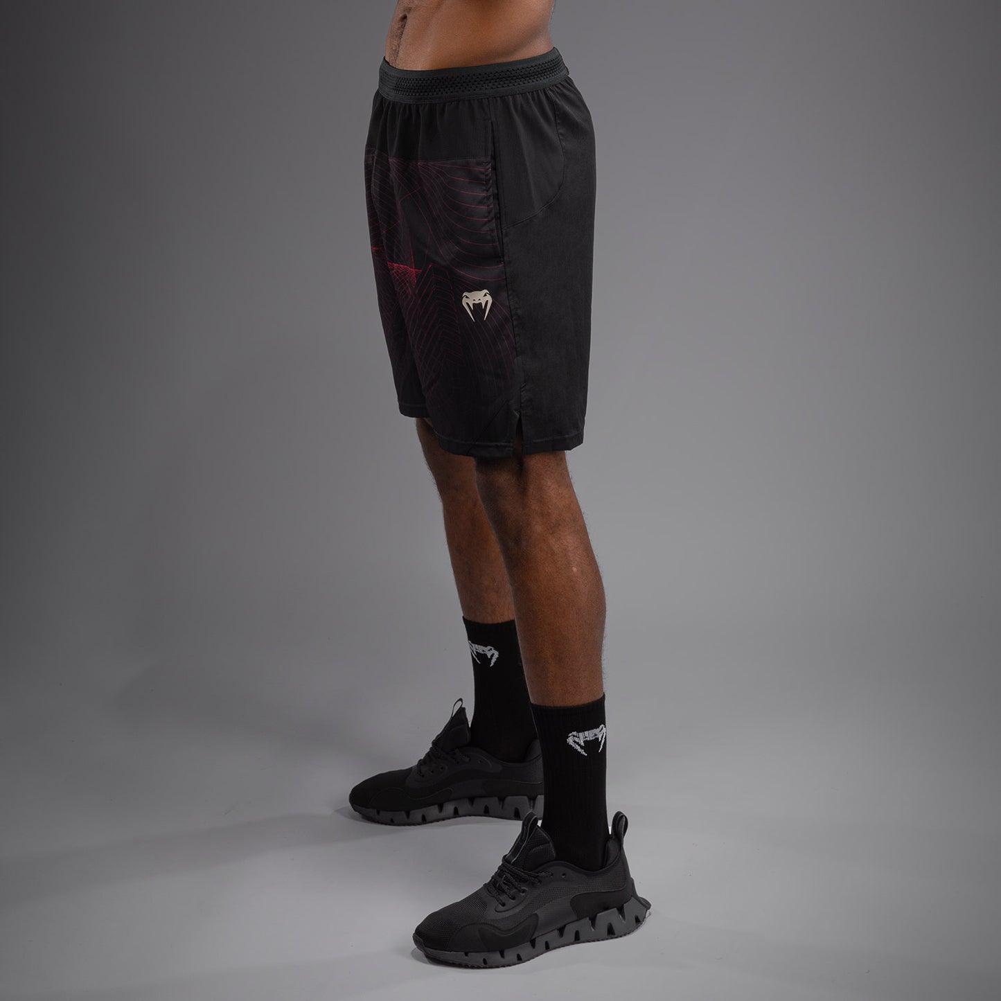Venum G-Fit Air Pantalones Cortos de Entrenamiento para Hombre - Negro Profundo/Rojo Fuego
