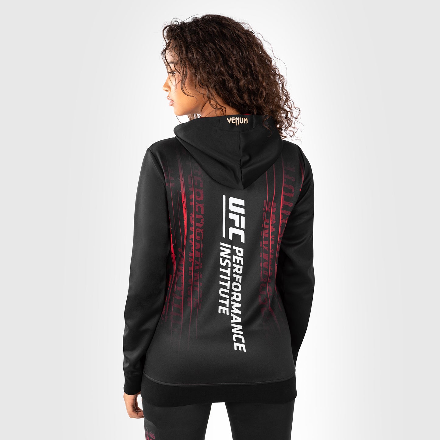 UFC Venum Performance Institute 2.0 Sudadera con Capucha para Mujer - Negro/Rojo