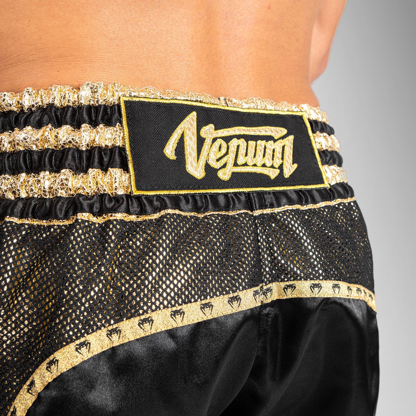Pantalones Cortos de Muay Thai Venum Absolute 2.0 - Negro/Oro