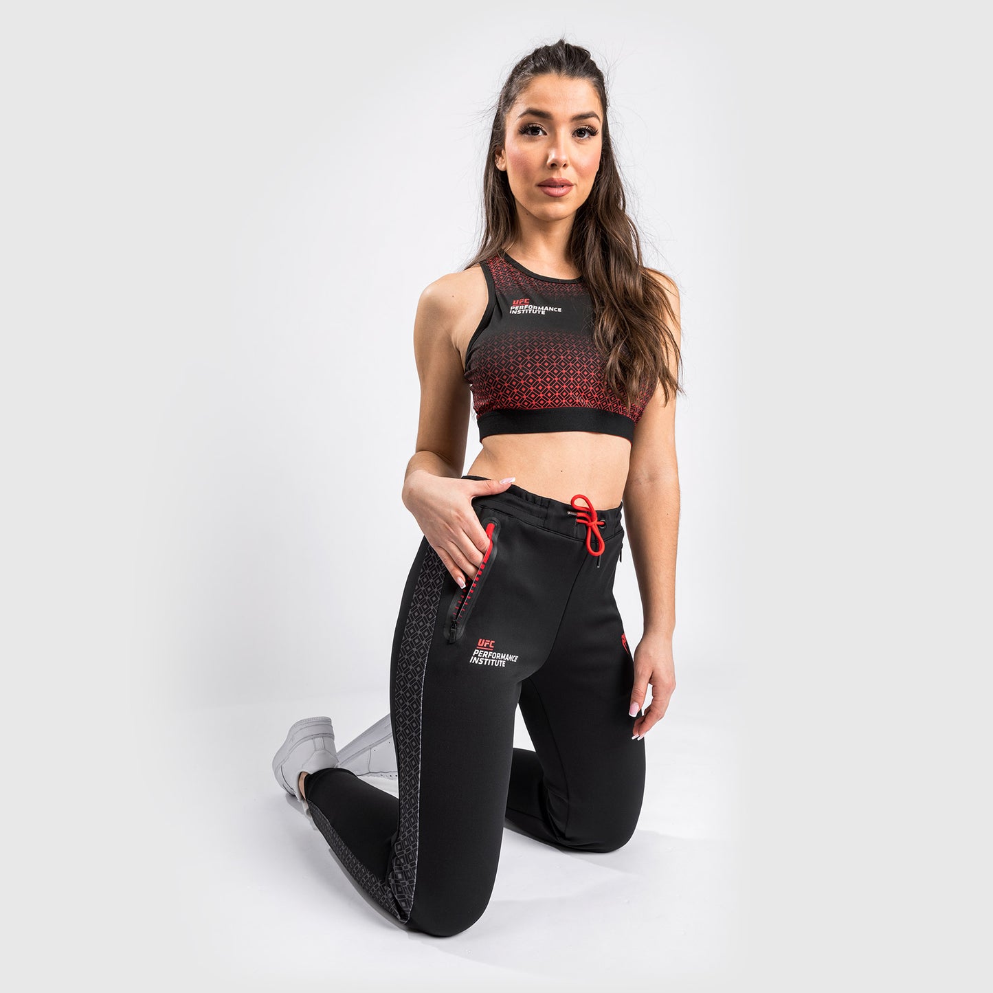 Pantalones de Chándal Venum UFC Performance Institute - Para mujer - Negro/Rojo