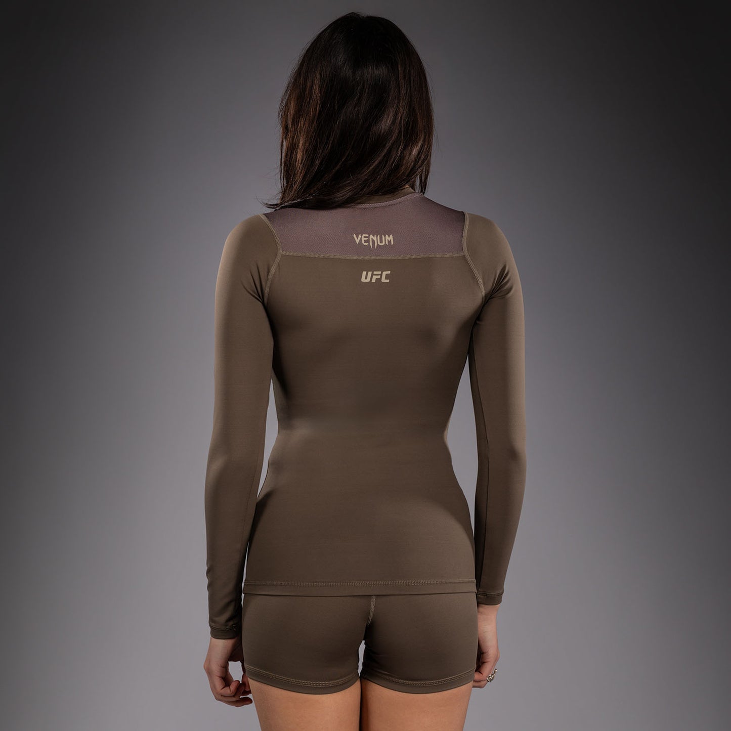 Venum UFC Unity by Venum Authentic Fight Week Rashguard Técnico de Manga Larga para Mujer - Marrón