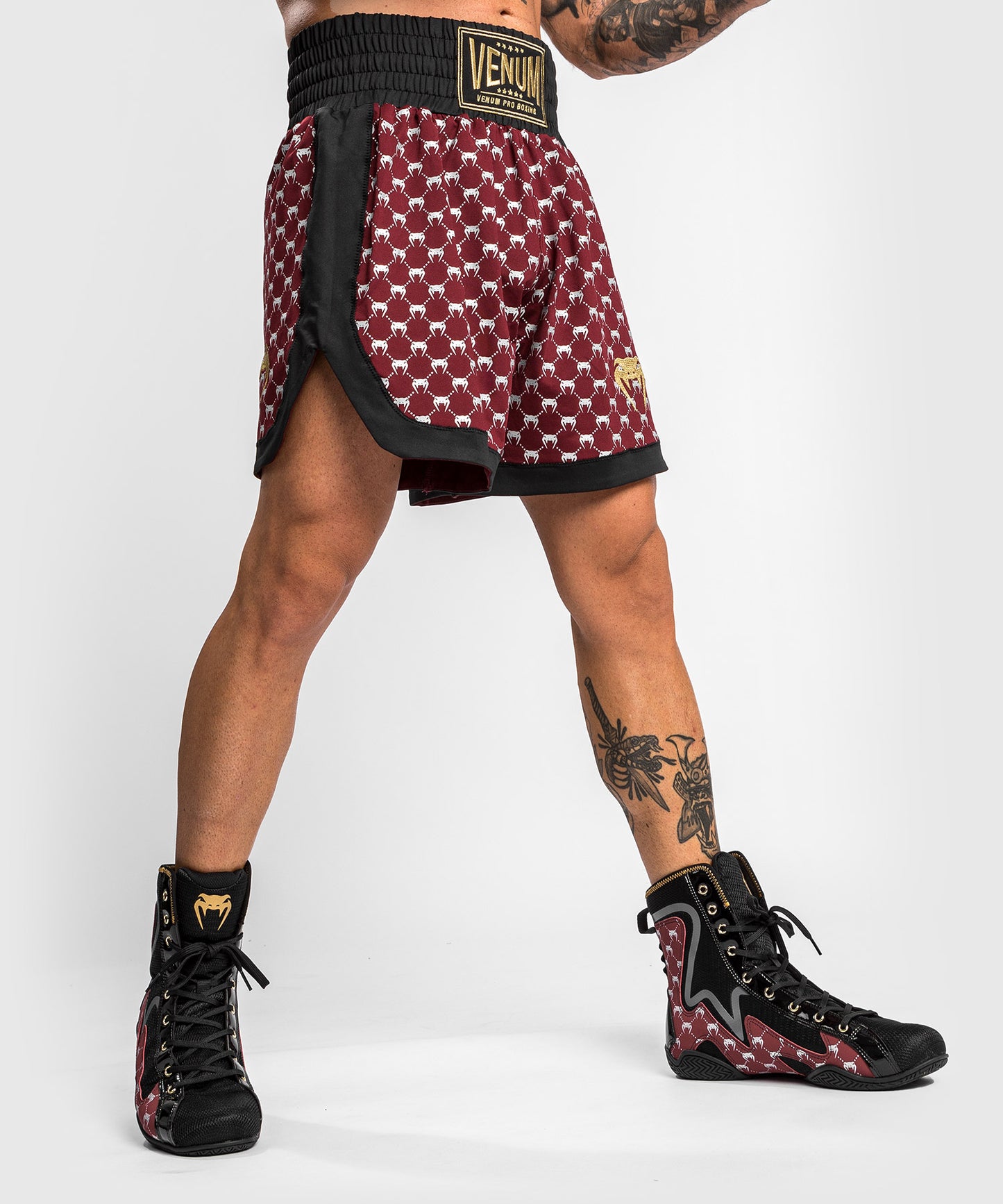 Shorts de Boxeo Venum Monogram - Negro/Borgoña