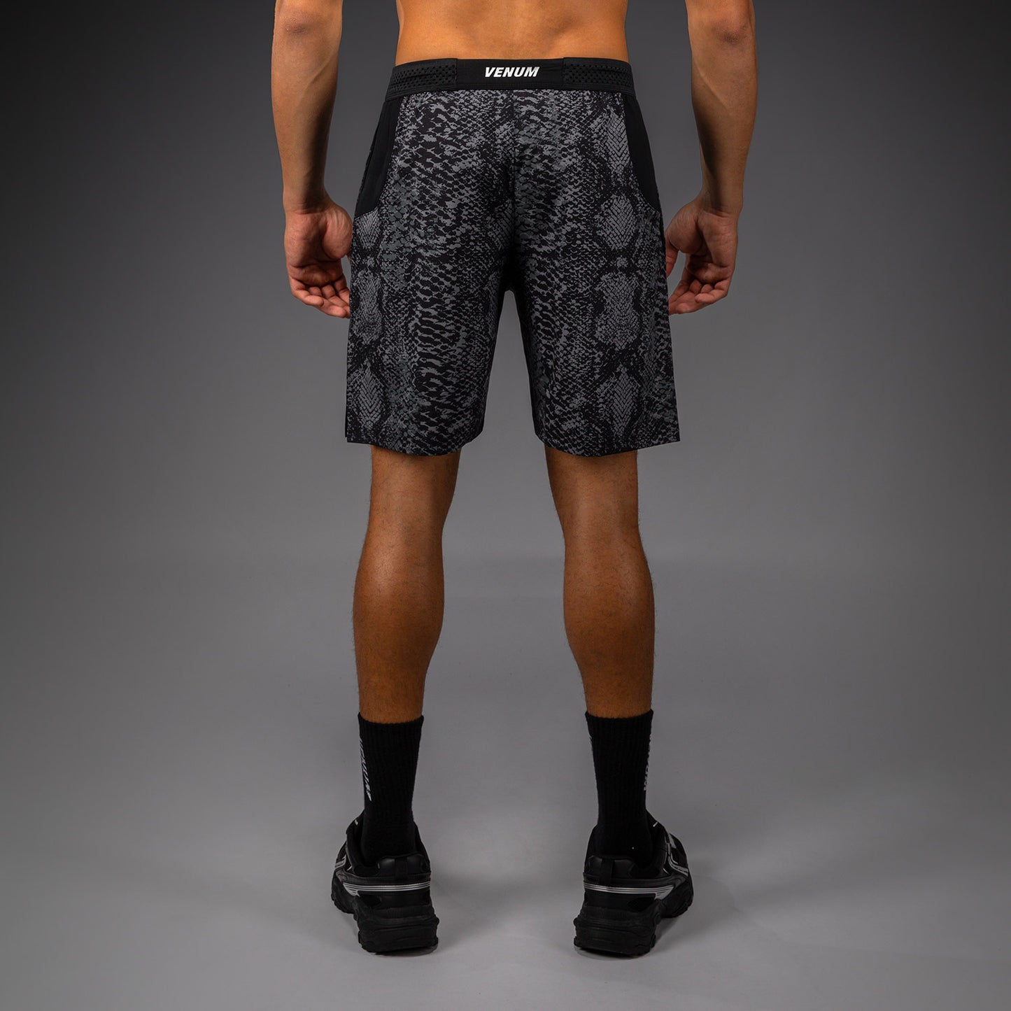 Venum G-Fit Short de Entrenamiento – Negro/Gris Carbón