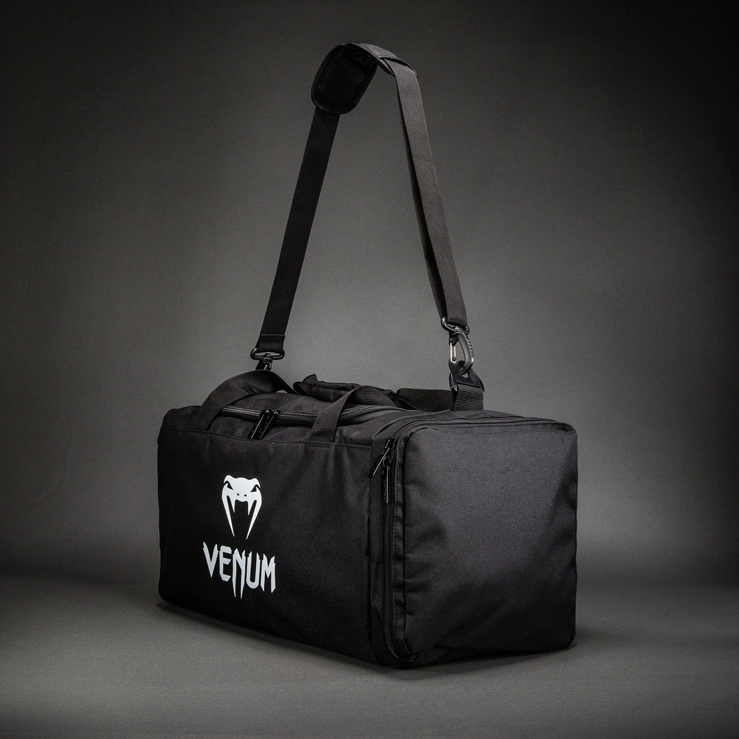 Venum Essential Bolsa Deportiva (26L) - Negro