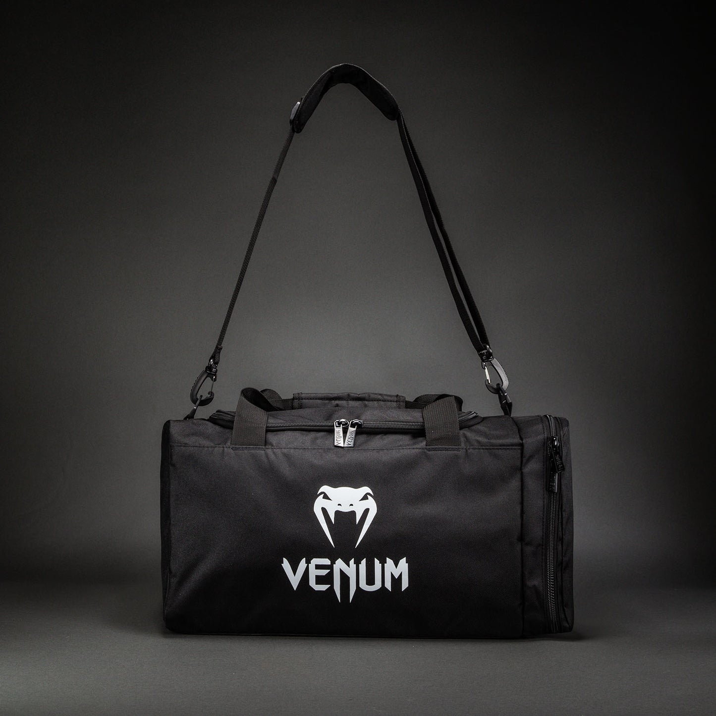 Venum Essential Bolsa Deportiva (26L) - Negro