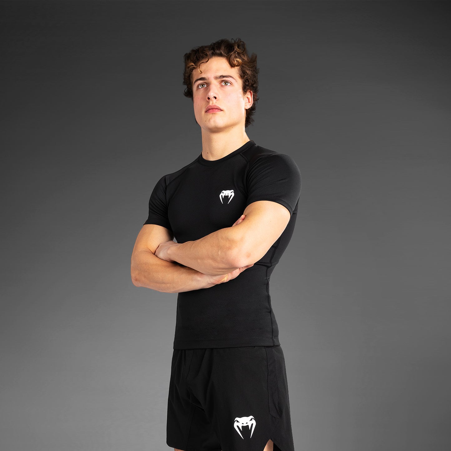 Venum Contender Lycra de manga corta para hombre - Negro/Blanco