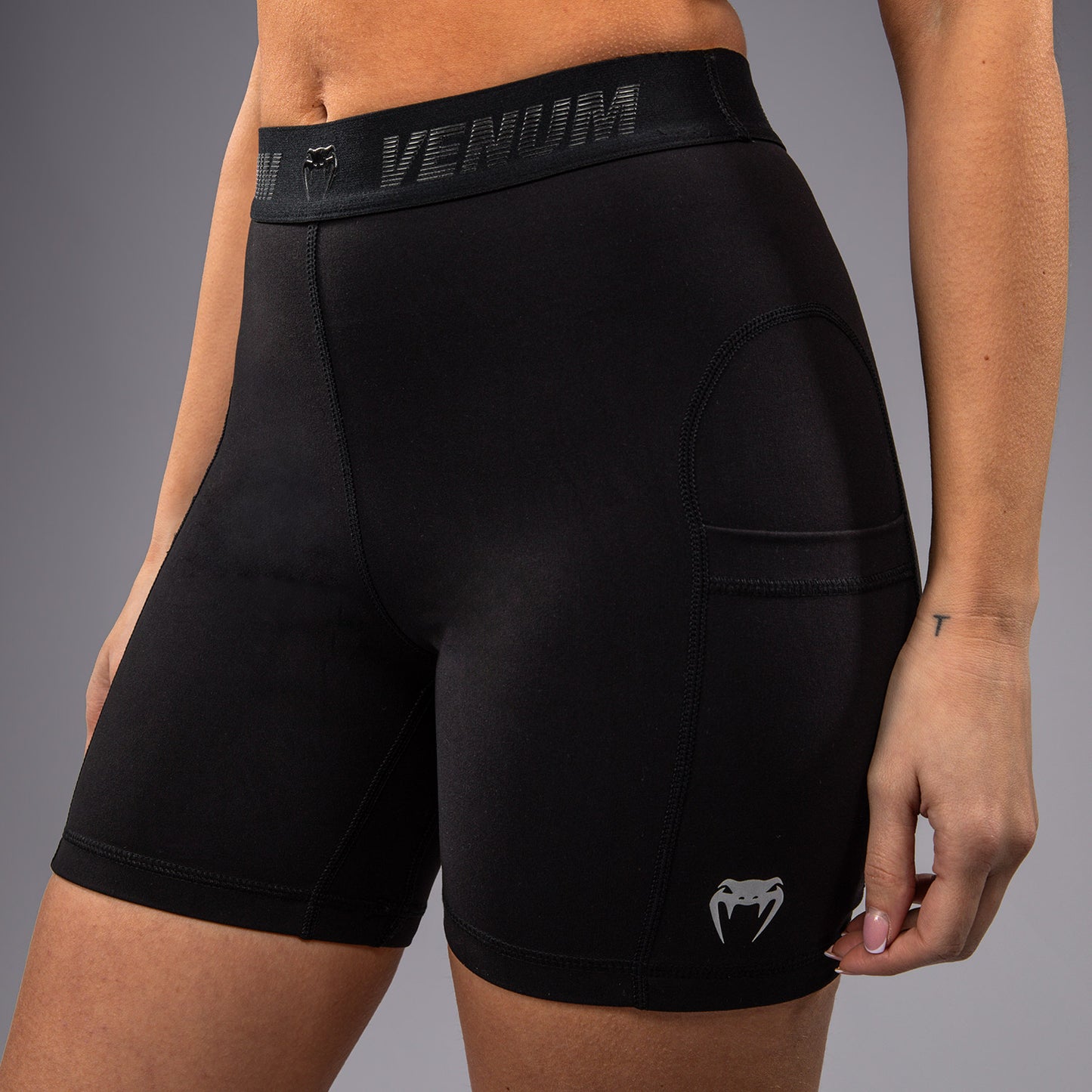 Venum Elevate Pantalón Largo Vale Tudo para mujer - Negro