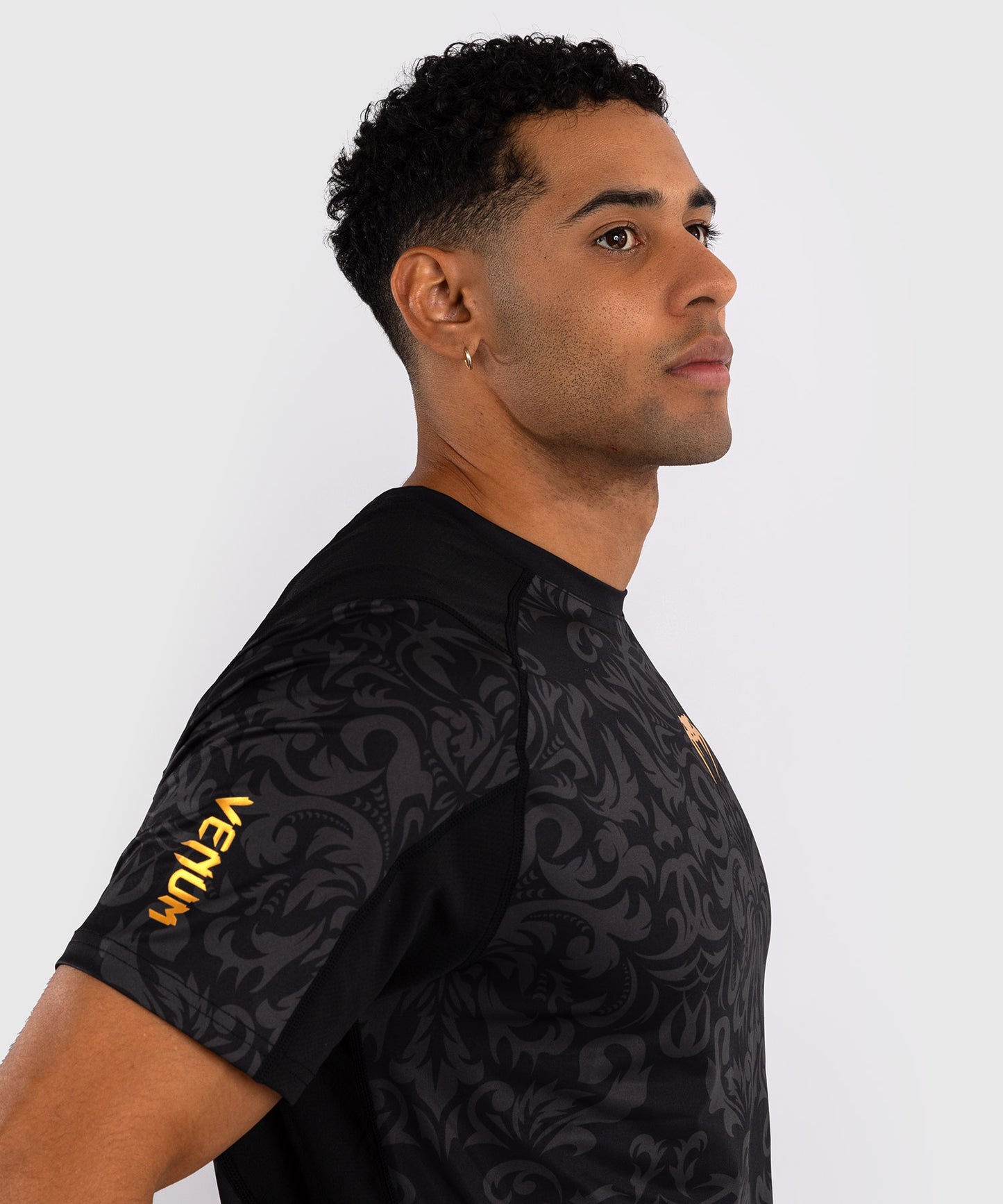 Venum x Topuria Unmatched Edition Camiseta Dry-Tech - Negro/Dorado