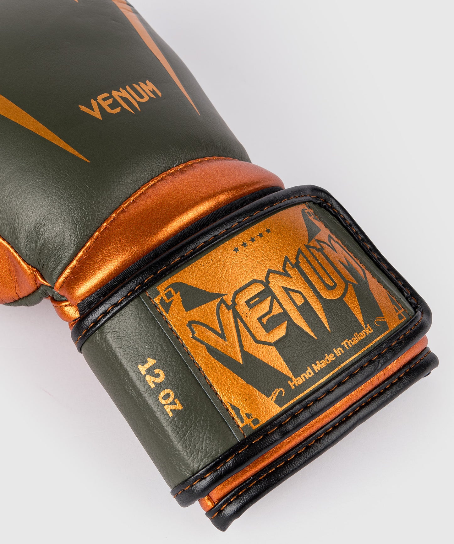 Venum Giant 3.0 Guantes de boxeo - Caqui/Bronce - Edición especial