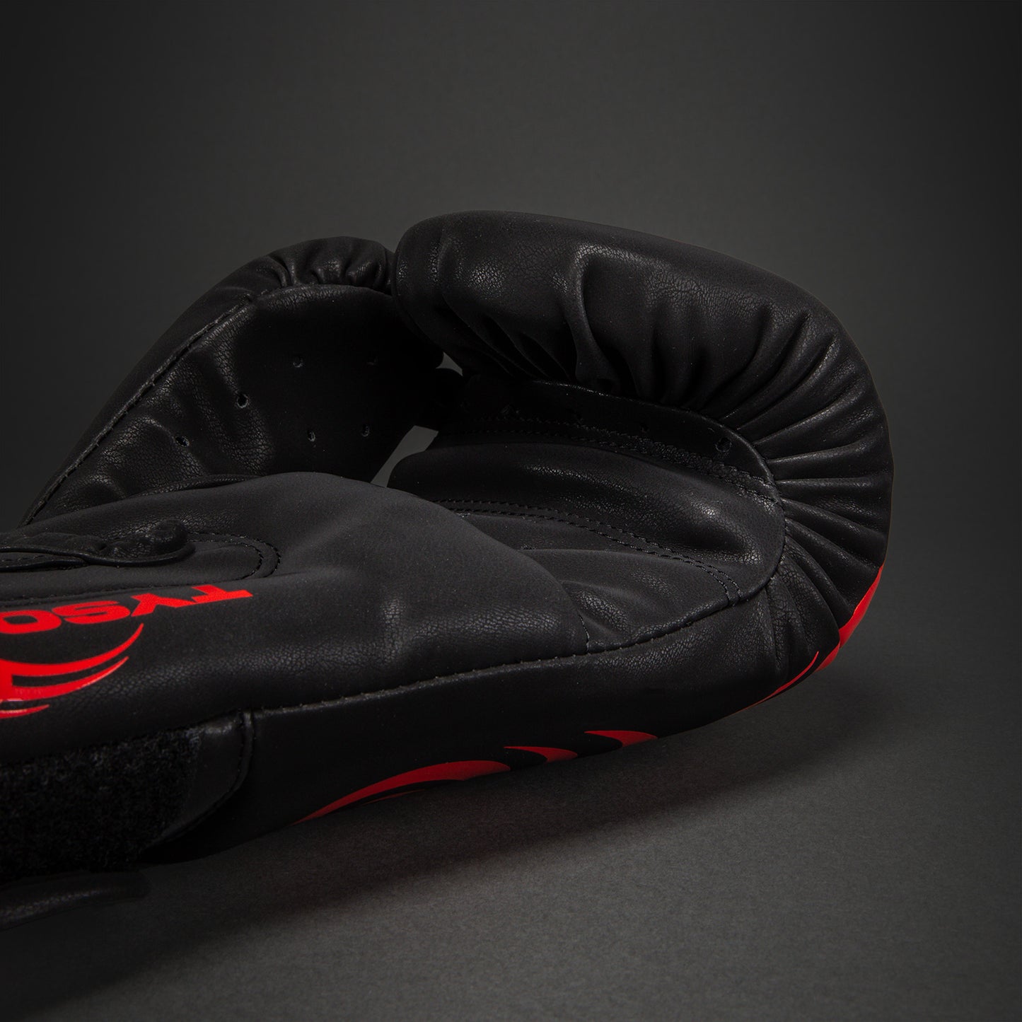 Venum Mike Tyson Guantes de Boxeo Réplica – Negro/Rojo