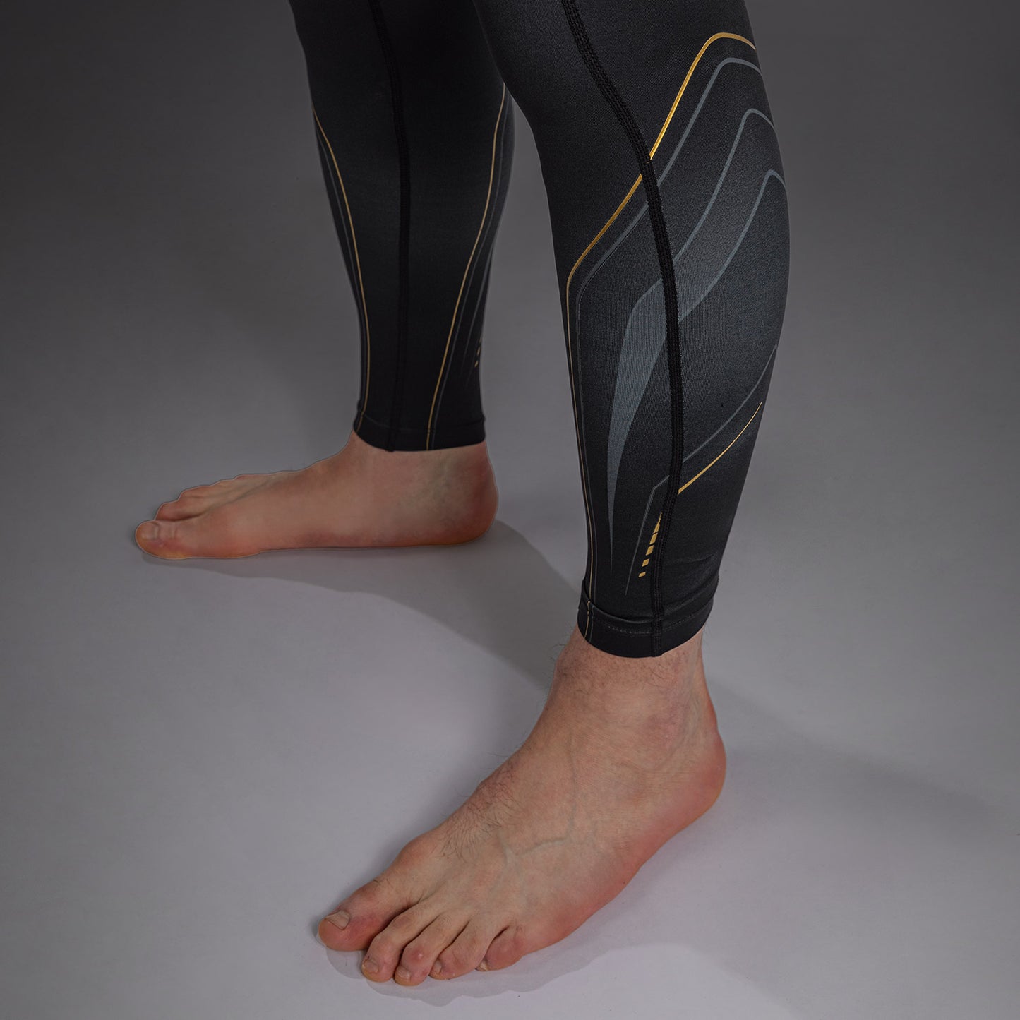 Venum Streamline Spats – Negro/Oro