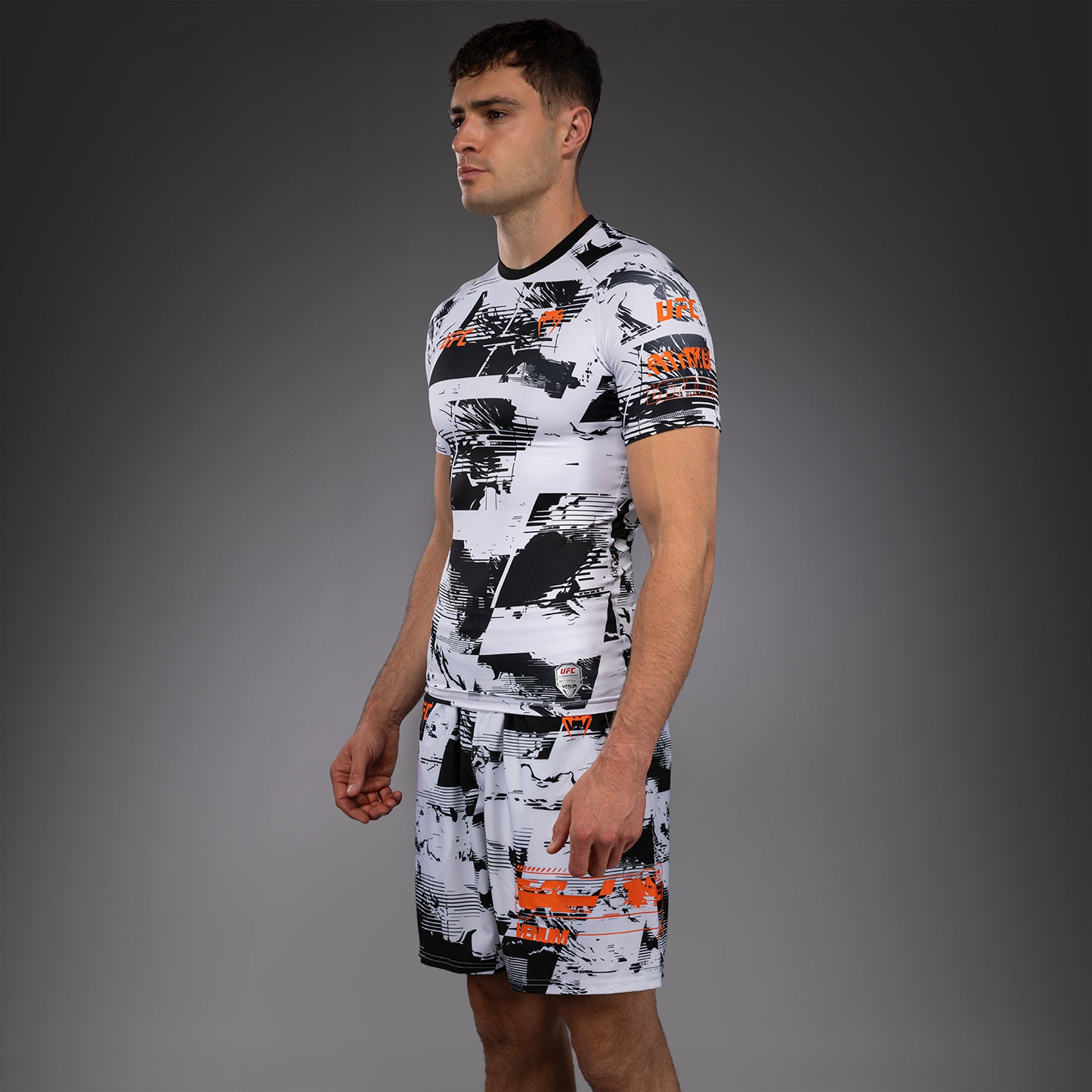 UFC Zenith by Venum Authentic Fight Week Rashguard de manga corta Performance Hombre - Blanco