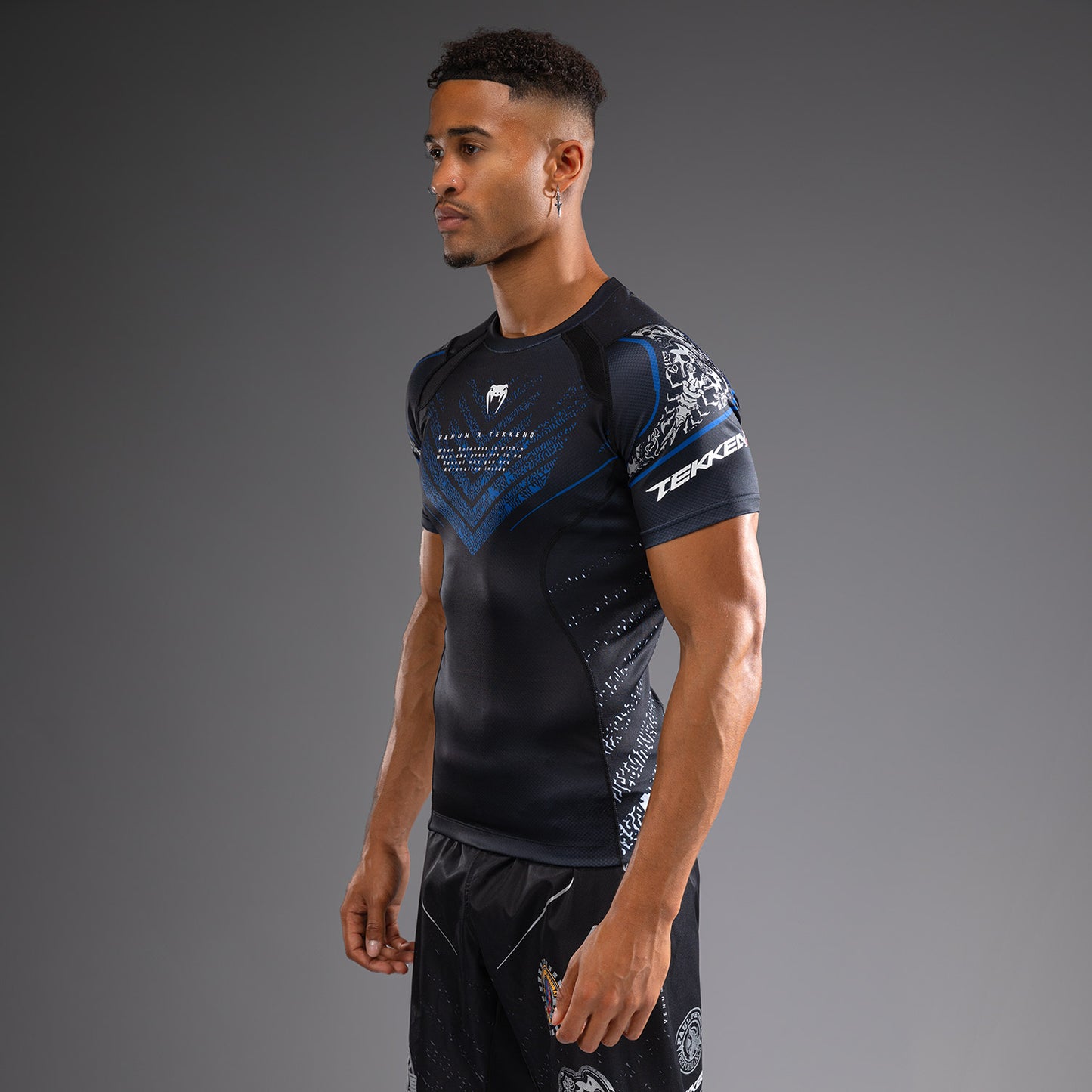 Venum x TEKKEN 8 - Paul Phoenix Rashguard - Negro/Azul