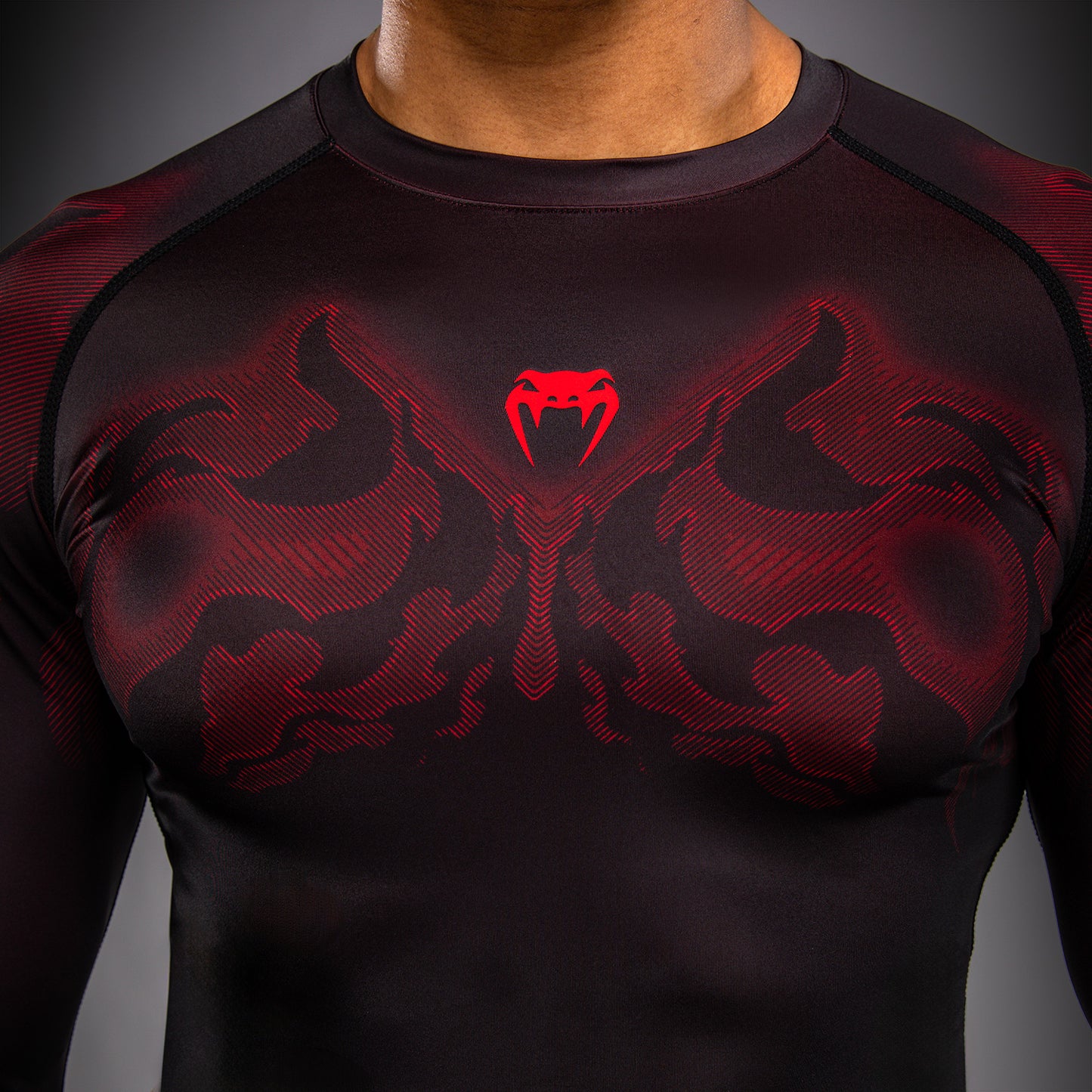 Venum Spectre Rashguard Manga Larga – Negro/Rojo