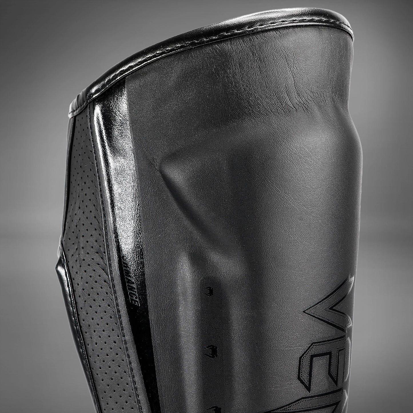 Espinilleras Venum Elite Evo - Negro/Negro