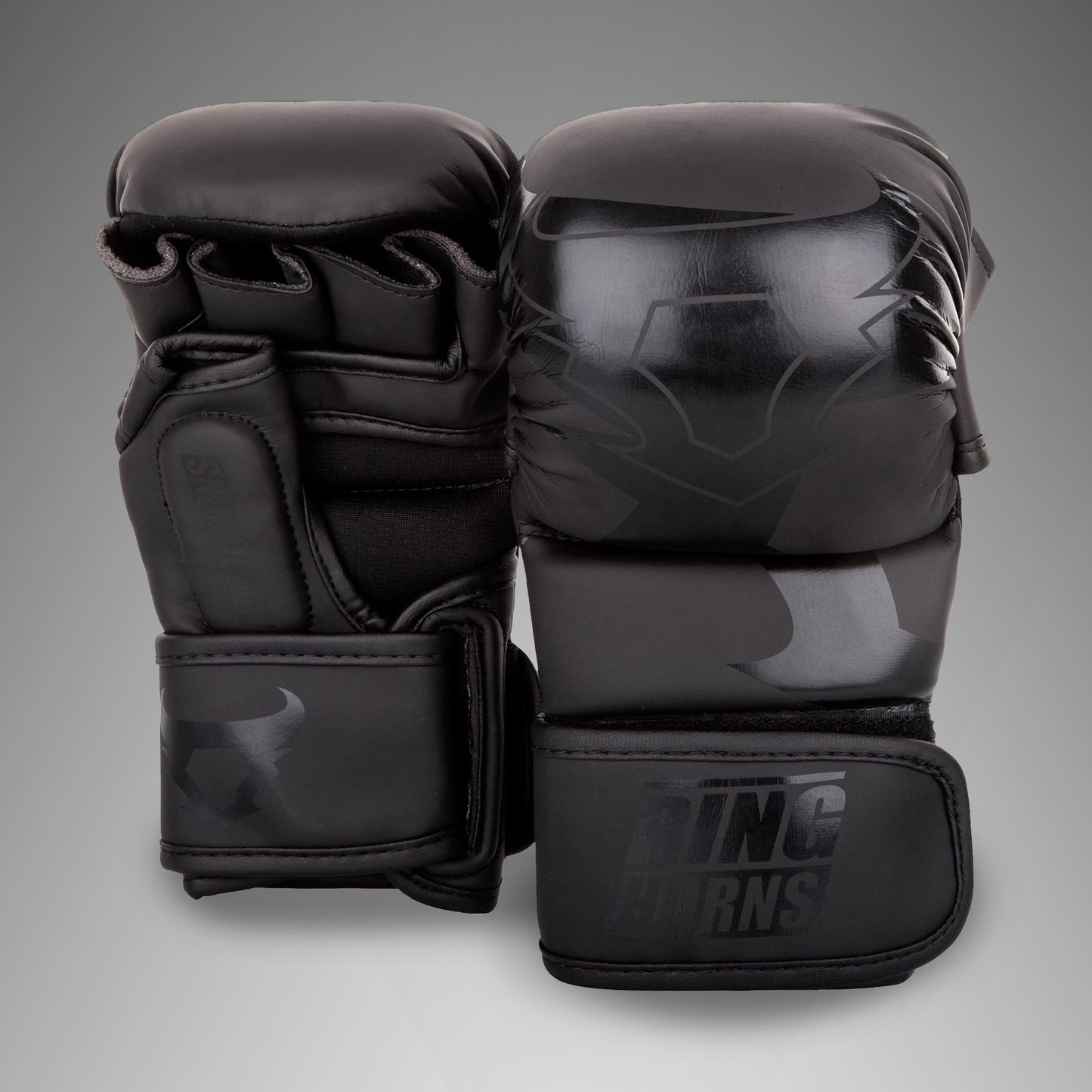 Ringhorns Charger by Venum Guantes de sparring MMA - Negro/Negro