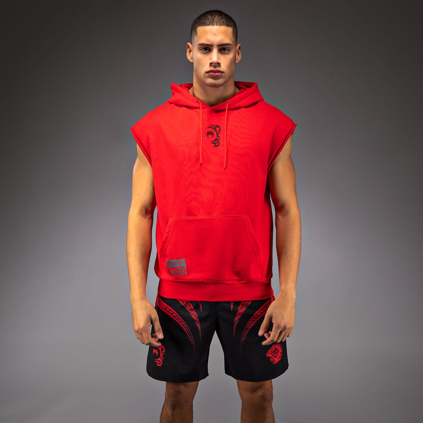 Venum x Mike Tyson Tiger Sudadera Sin Mangas - Rojo Intenso/Negro Profundo