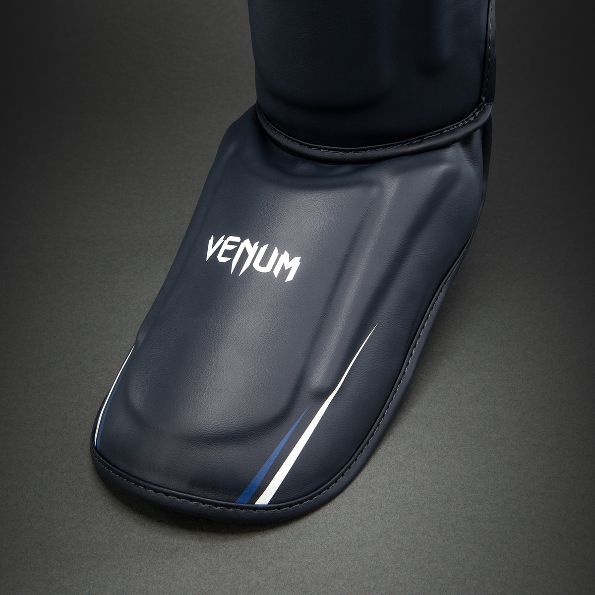 Venum G-Core Espinilleras - Azul Marino/Blanco