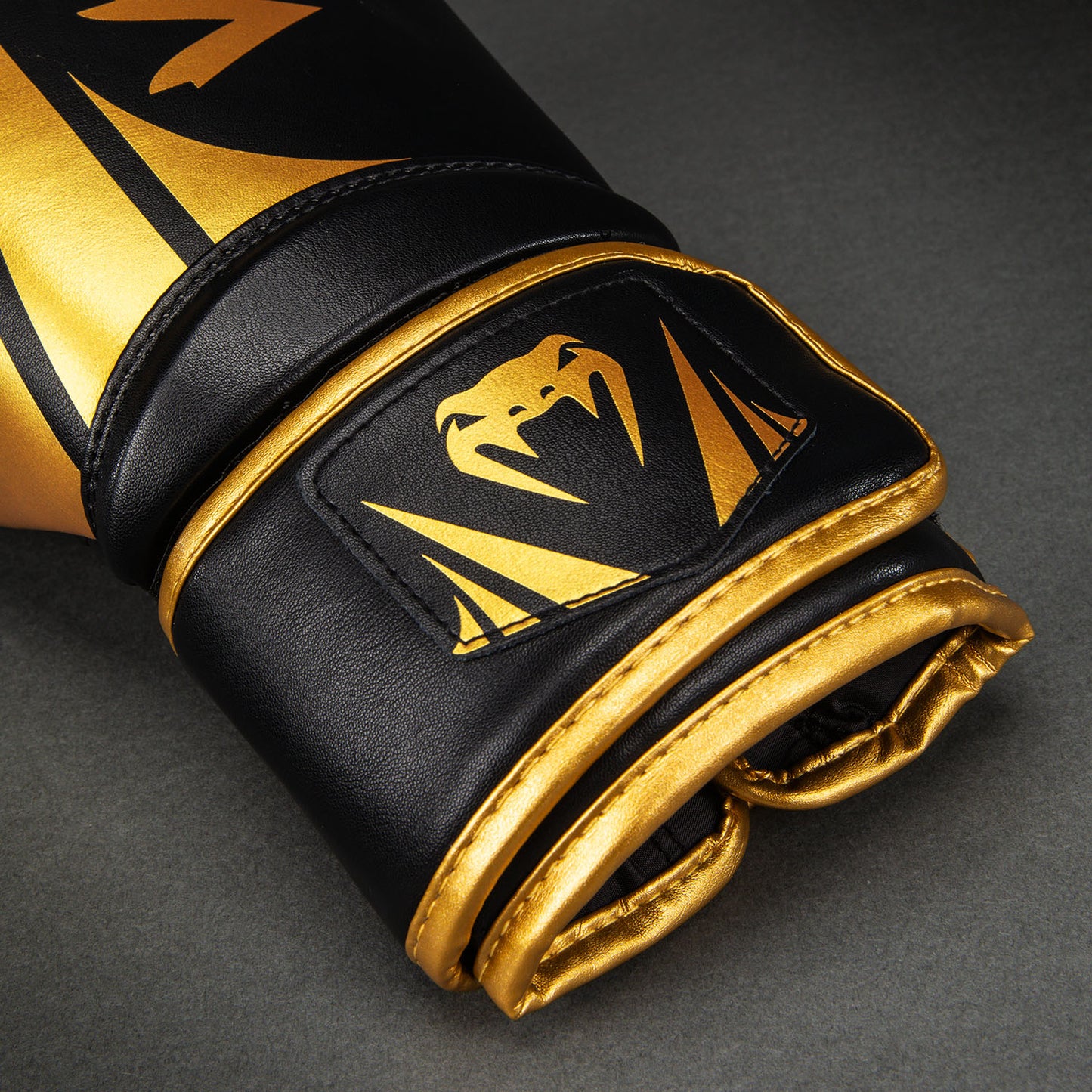 Venum Challenger 2.5 Guantes de Boxeo – Negro/Dorado
