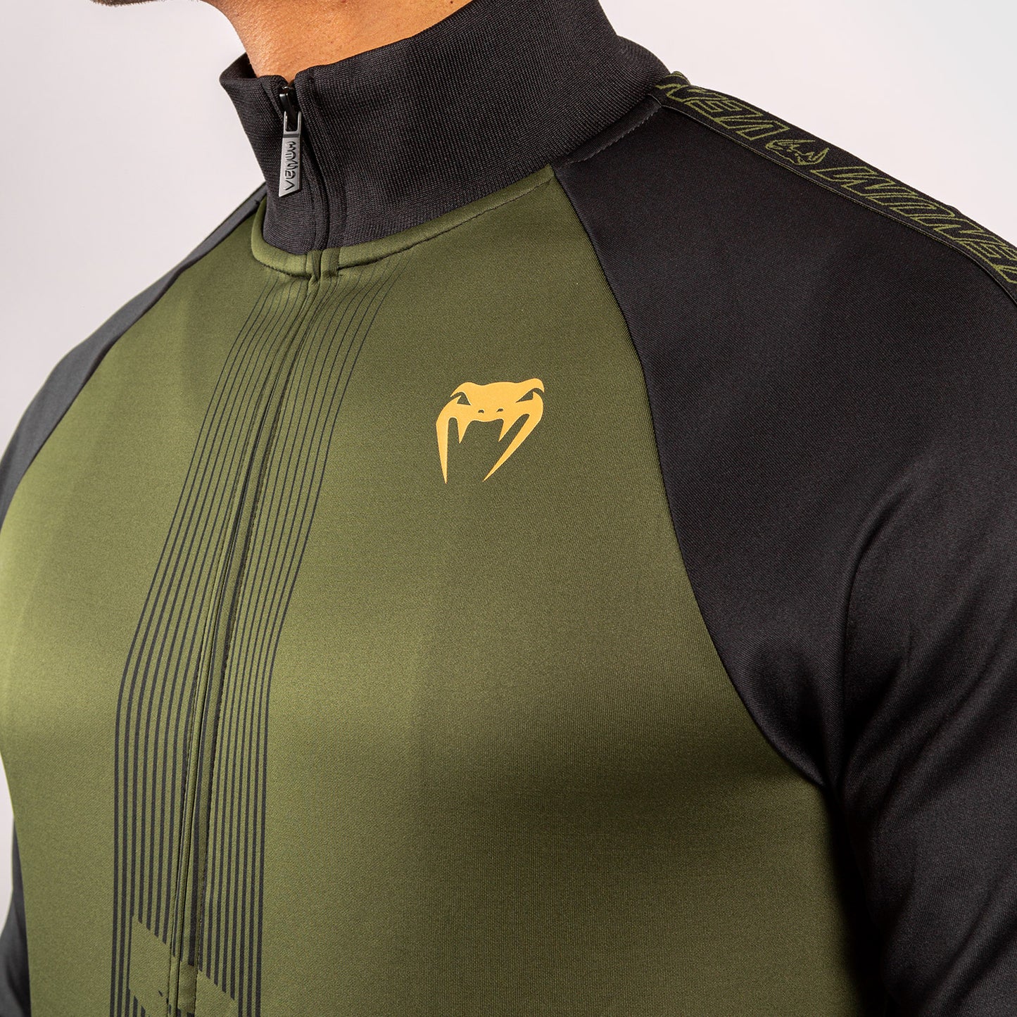 Chaqueta Venum Club 212 - Negro/Caqui