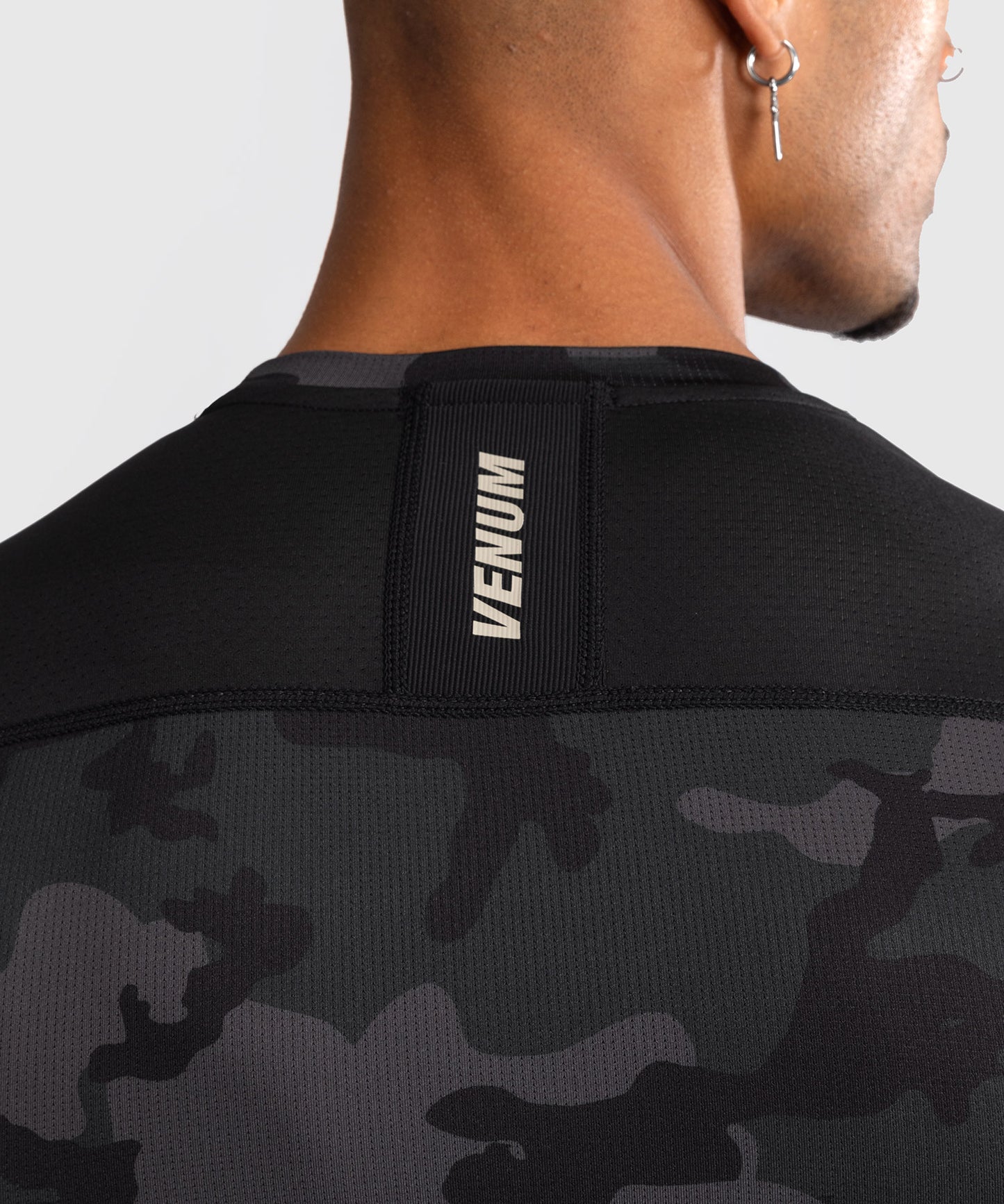 Venum G-Fit Air Rashguard de Manga Corta para Hombre - Camuflaje Urbano Digital