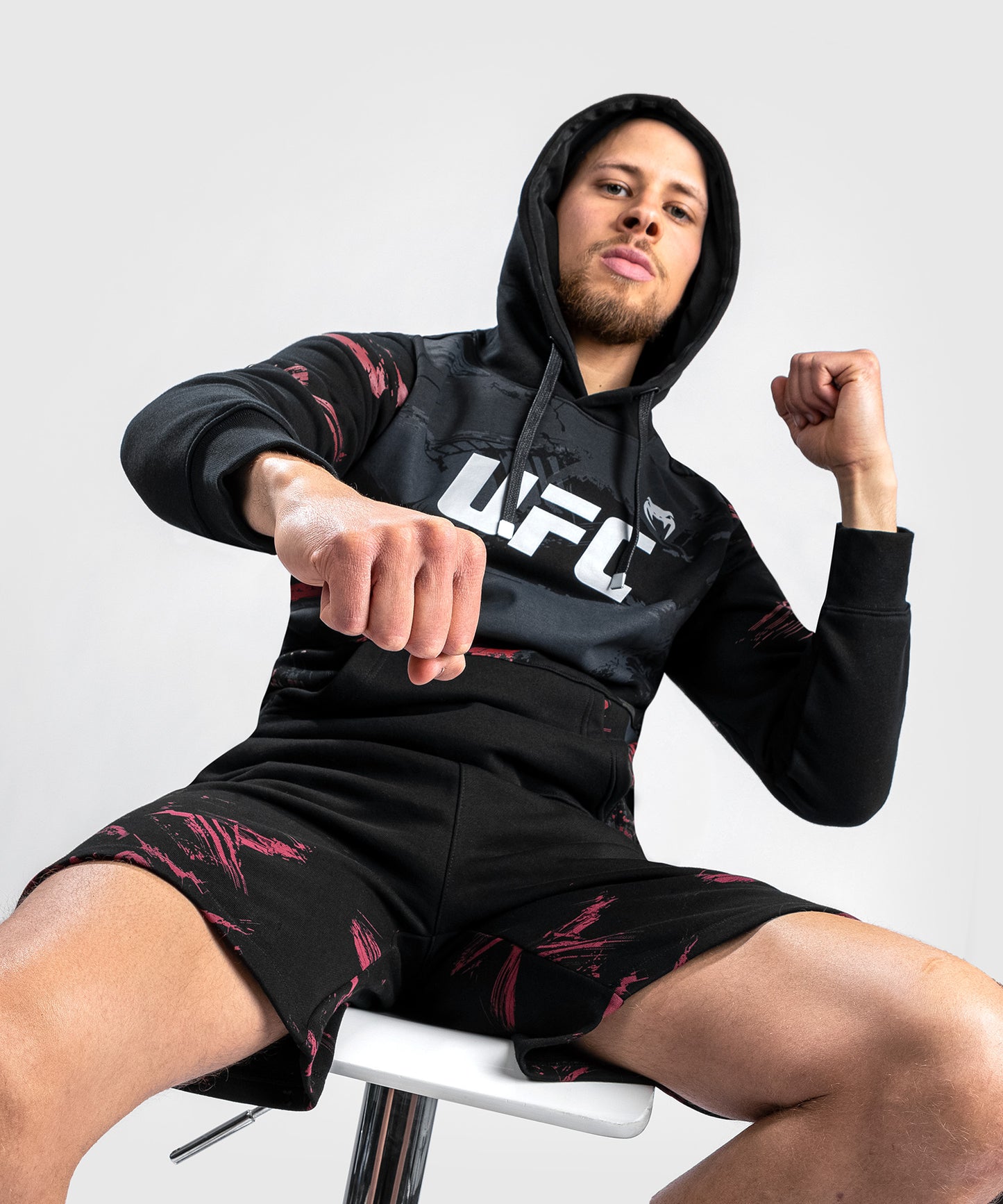Sudadera con capucha UFC Venum Authentic Fight Week 2.0 - Negro/Rojo
