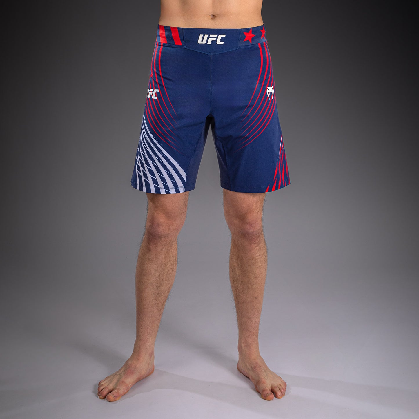 Official UFC Freedom 250 by Venum Authentic Fight Night Fight Shorts de ajuste largo para hombre - Azul