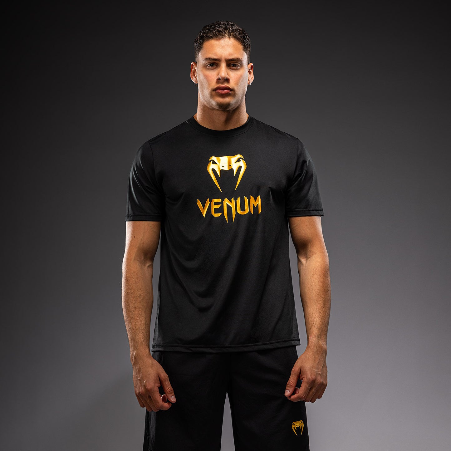 Venum Classic Camiseta Dry Tech - Negro/Dorado