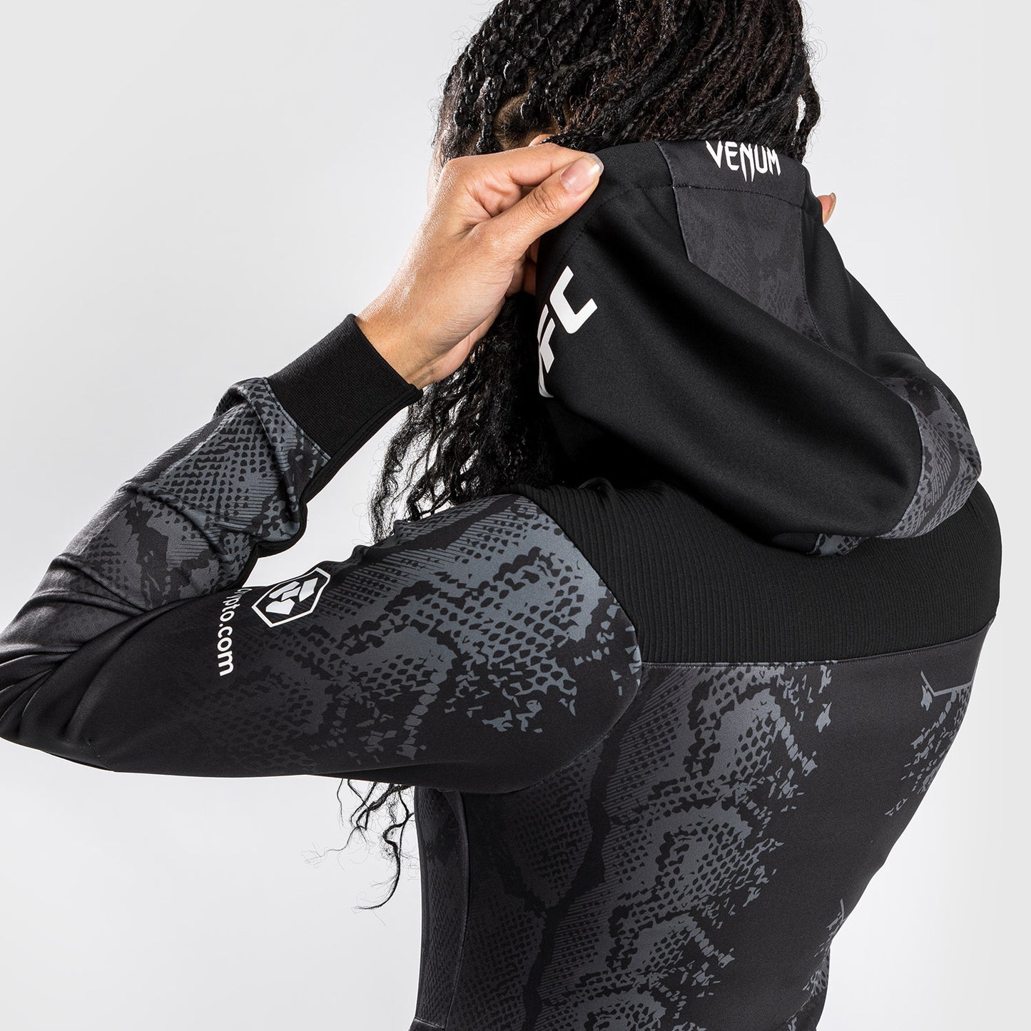 UFC Adrenaline by Venum Sudadera Personalizada Authentic Fight Night para Mujer - Negro