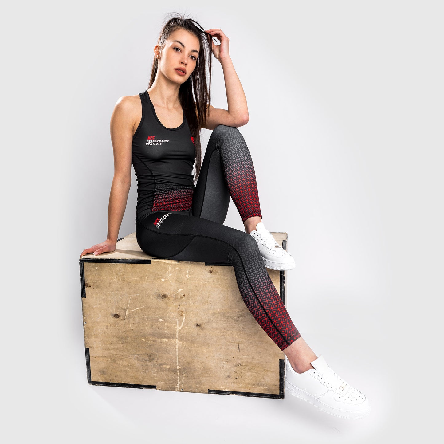 Leggings Venum UFC Performance Institute - Negro/Rojo