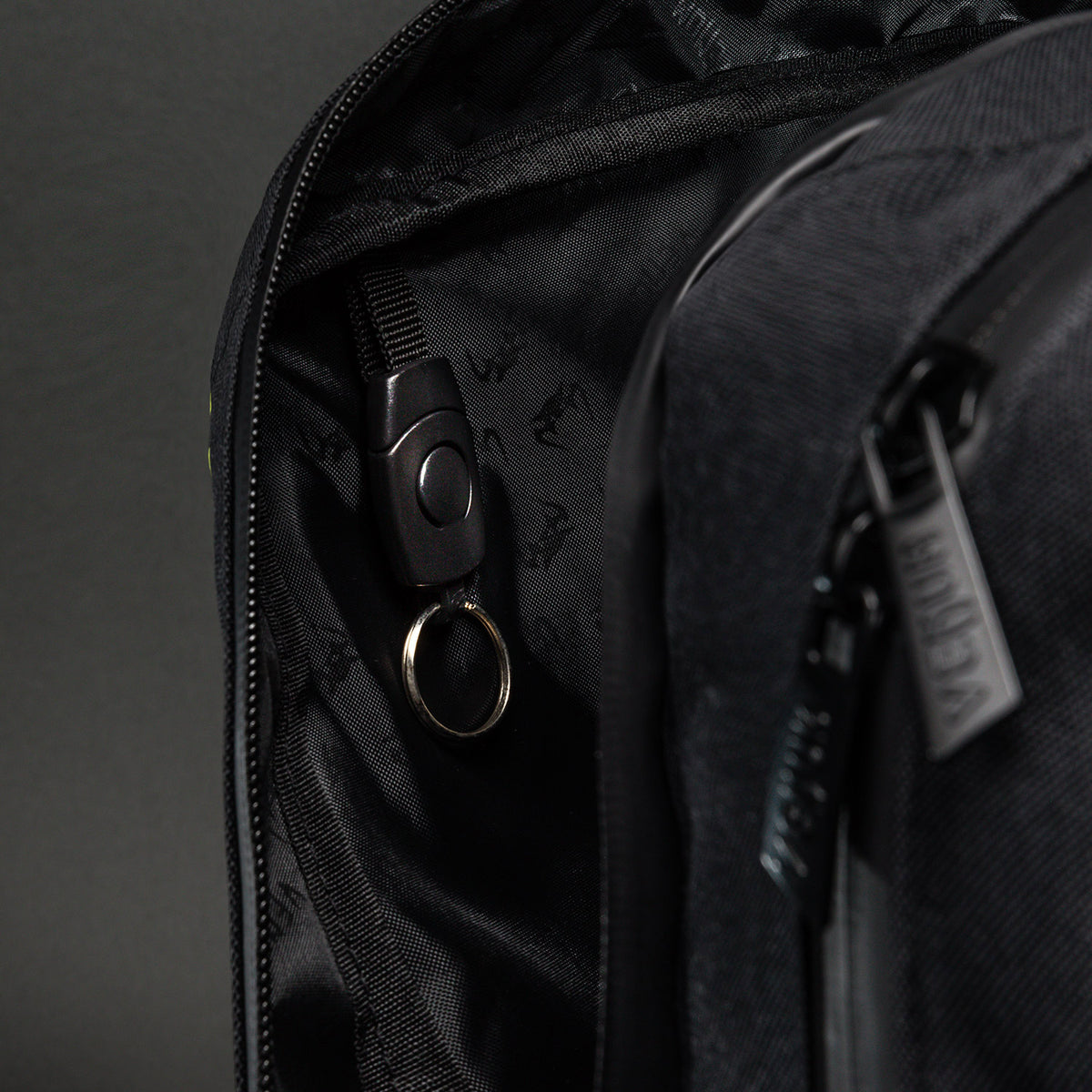 Venum Amazonia Reborn Mochila (15-25 L) - Negro/Verde
