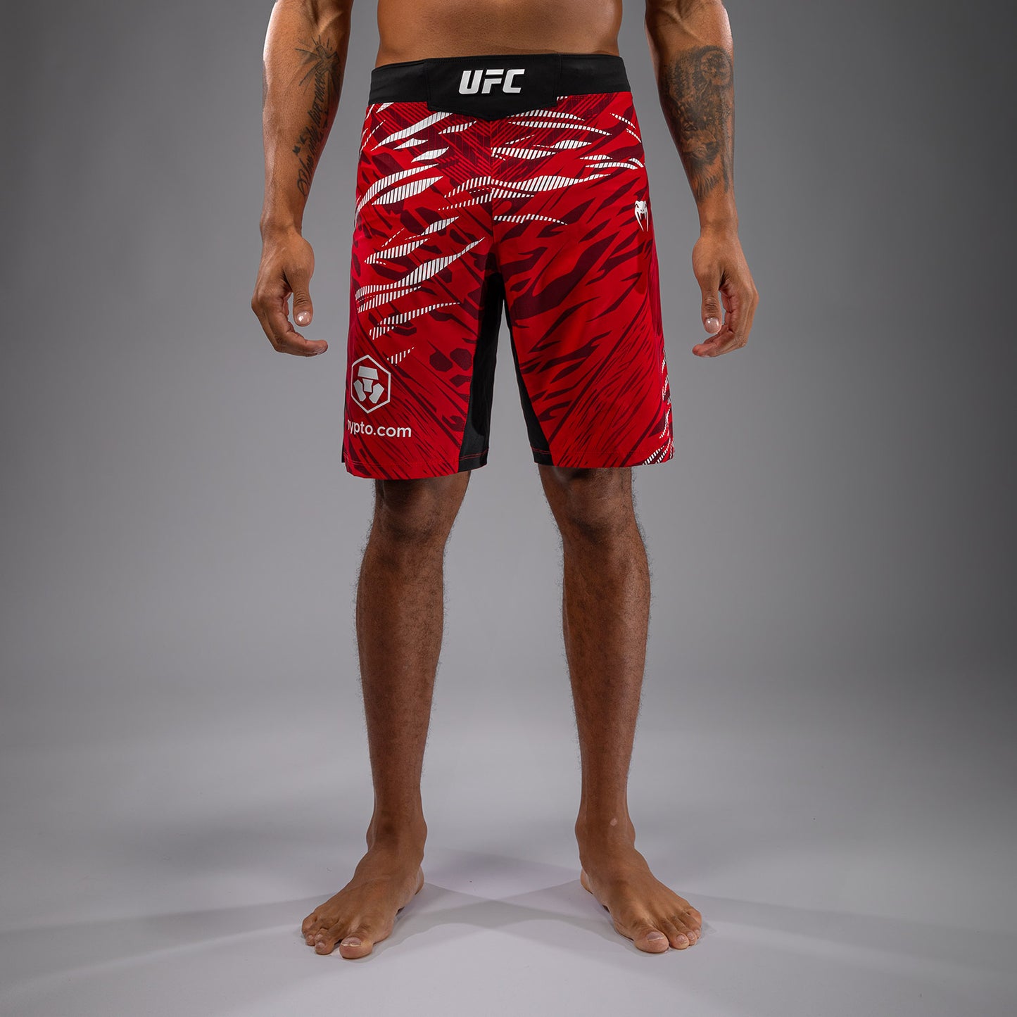 UFC Fusion by Venum Authentic Fight Night Shorts de Lucha para Hombre - Ajuste Largo - Rojo
