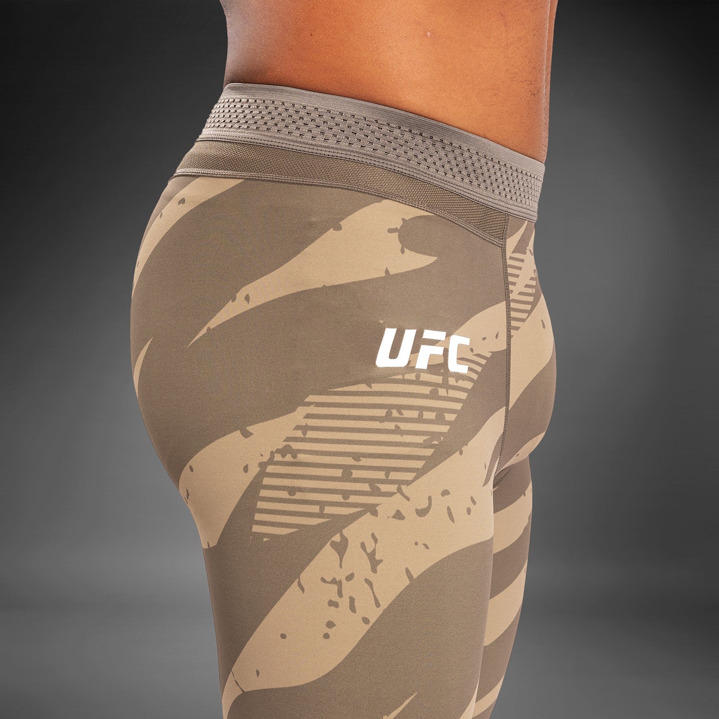 UFC Adrenaline By Venum Fight Week Performance Malla para Hombre - Desert Camo
