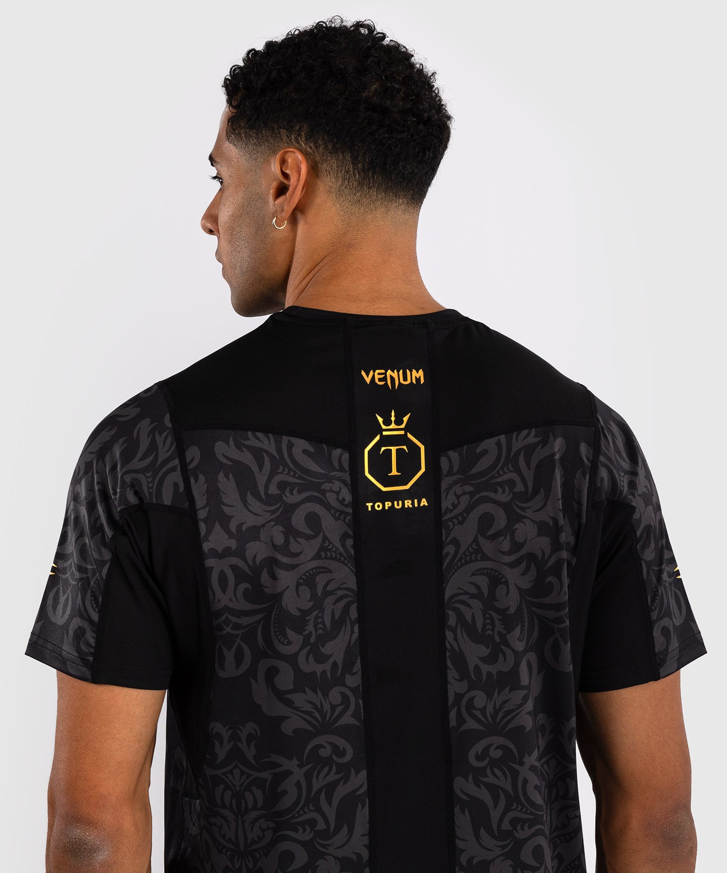 Venum x Topuria Unmatched Edition Camiseta Dry-Tech - Negro/Dorado