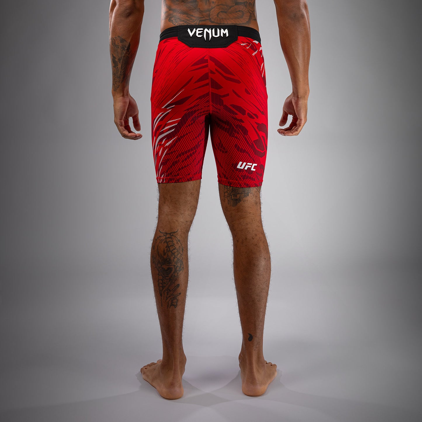 UFC Fusion by Venum Authentic Fight Night Vale Tudo Shorts para Hombre - Rojo