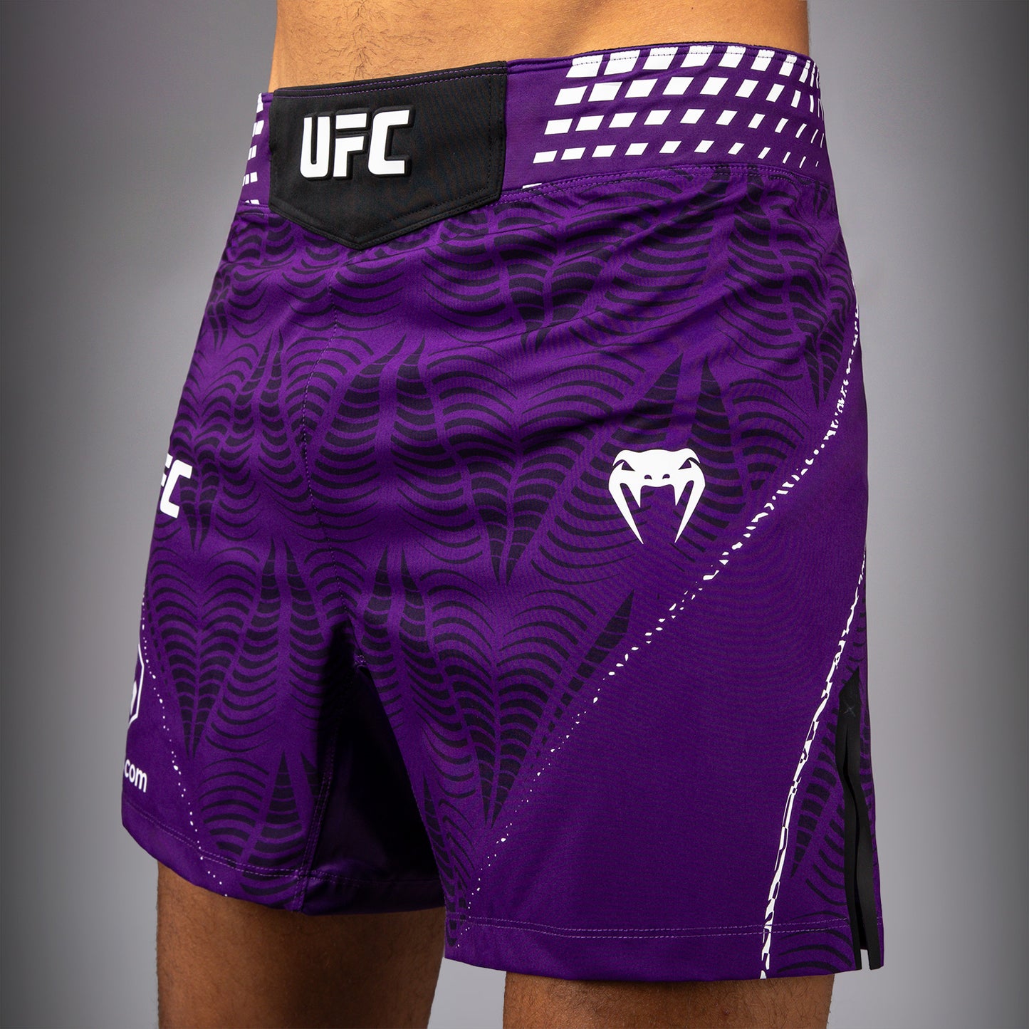 UFC Zenith by Venum Authentic Fight Night Short de pelea ajuste corto Hombre - Morado