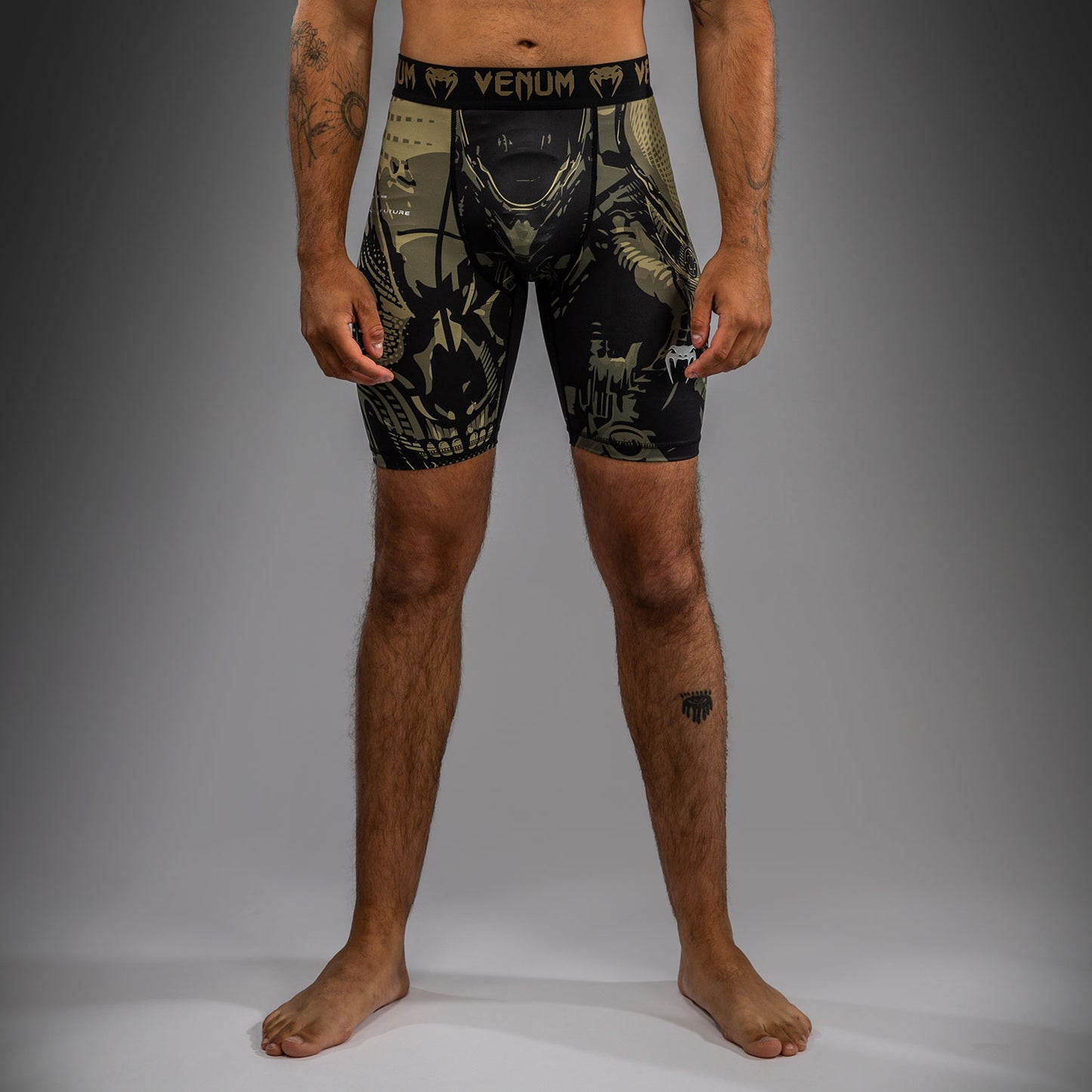 Venum Invader Vale Tudo Shorts - Negro/Sand